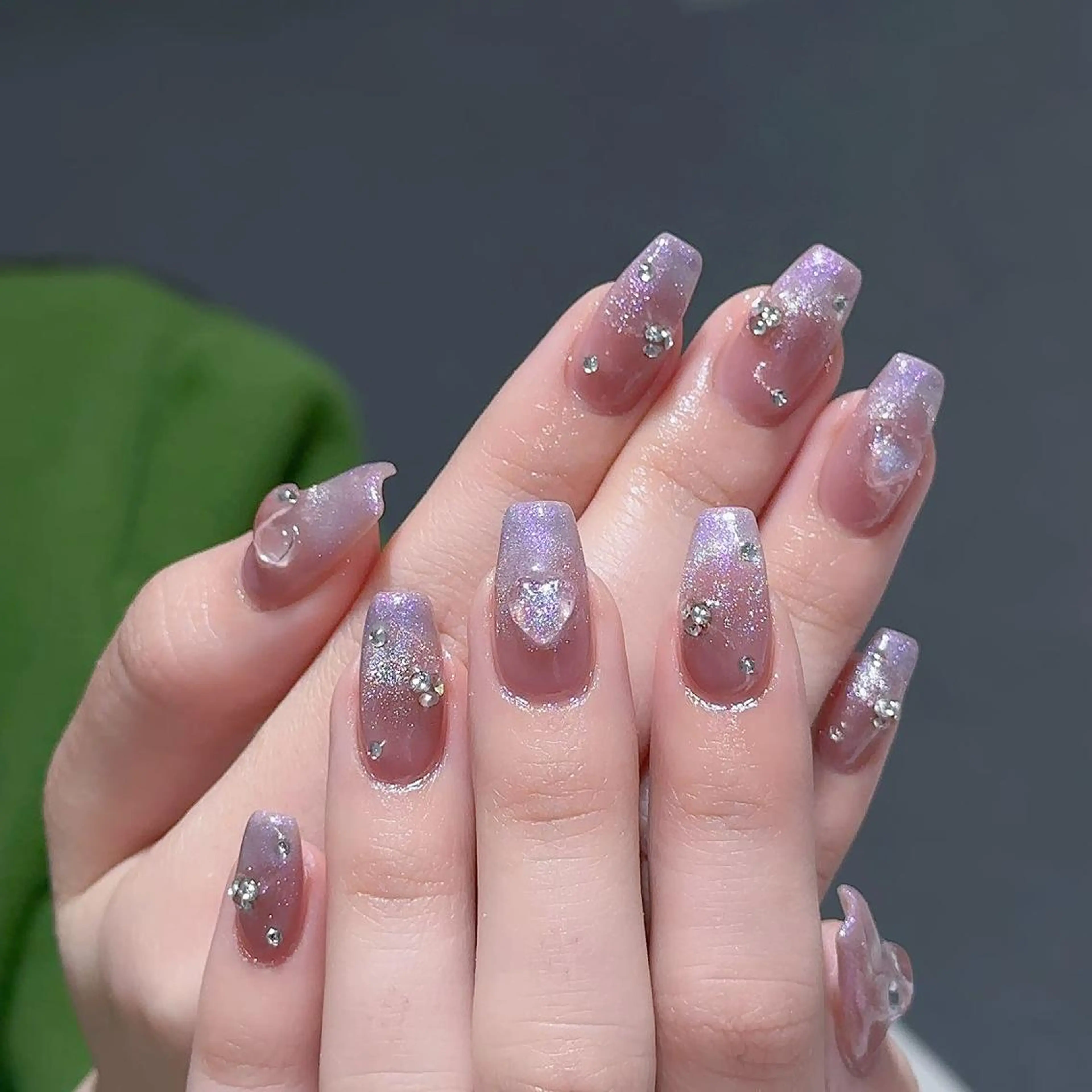 ネイル ハンドネイル Queens 榊 まおのネイルデザイン