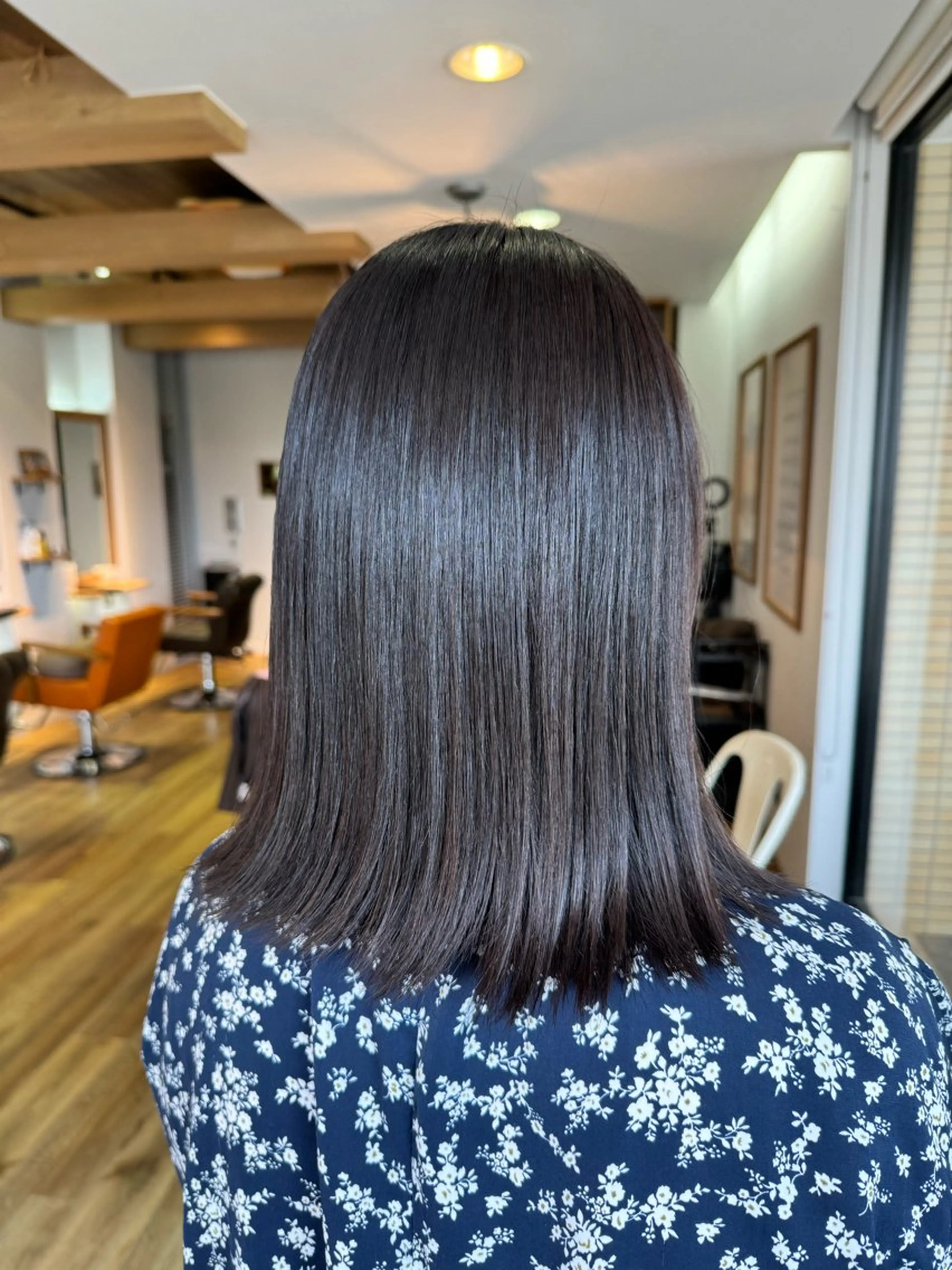 セミロング カラー アッシュ ラベンダーカラー ラベンダーアッシュ ヘアカラー トリートメント ツキダテ ユイのヘアスタイル