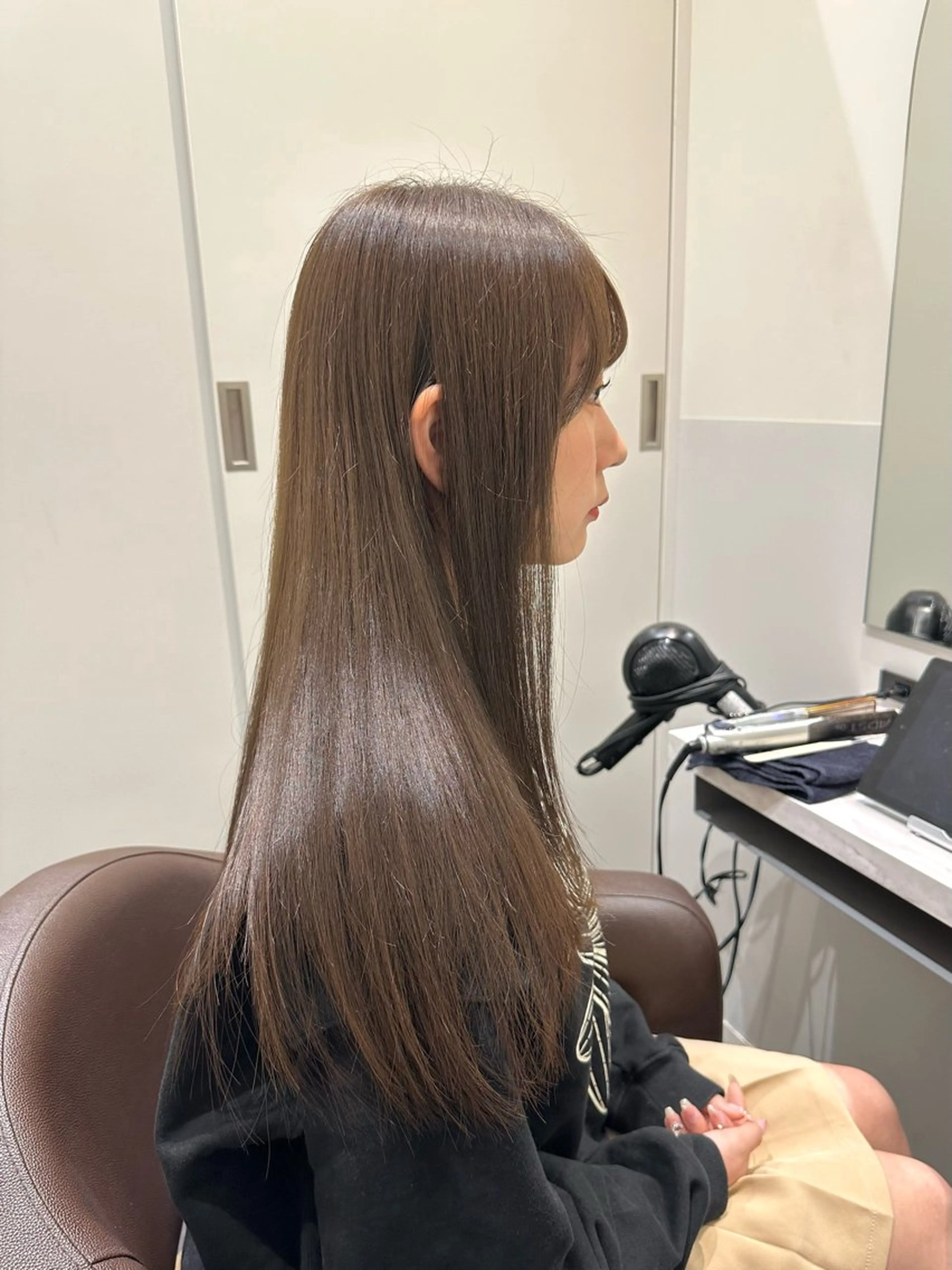 ロング カラー ベージュカラー ブリーチ ブリーチなしカラー レイヤーカット LUMO所属・矢野 晃平のヘアスタイル
