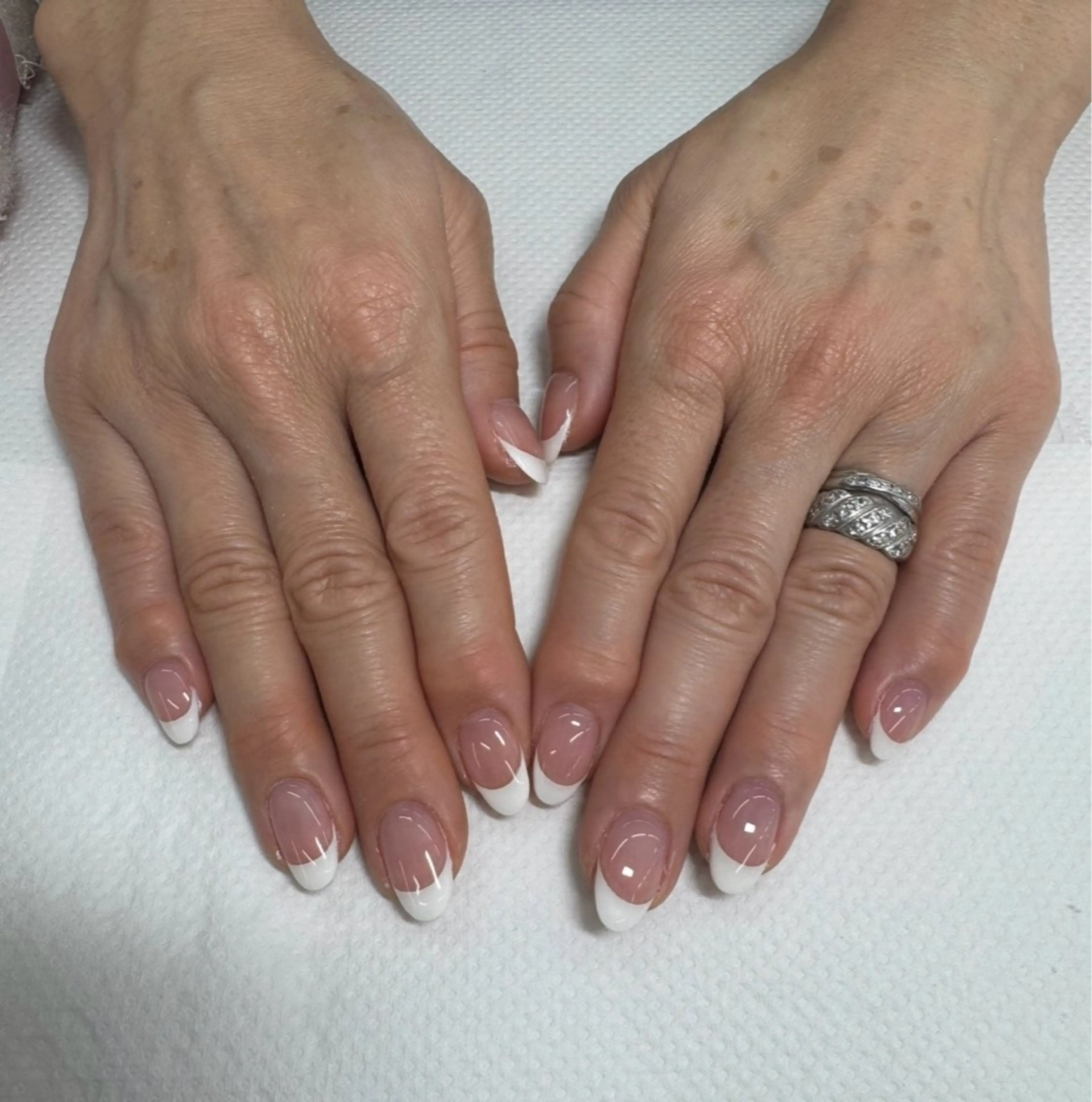 ネイル フレンチネイル ハンドネイル 【MAXKELLY】 Shiotaのネイルデザイン