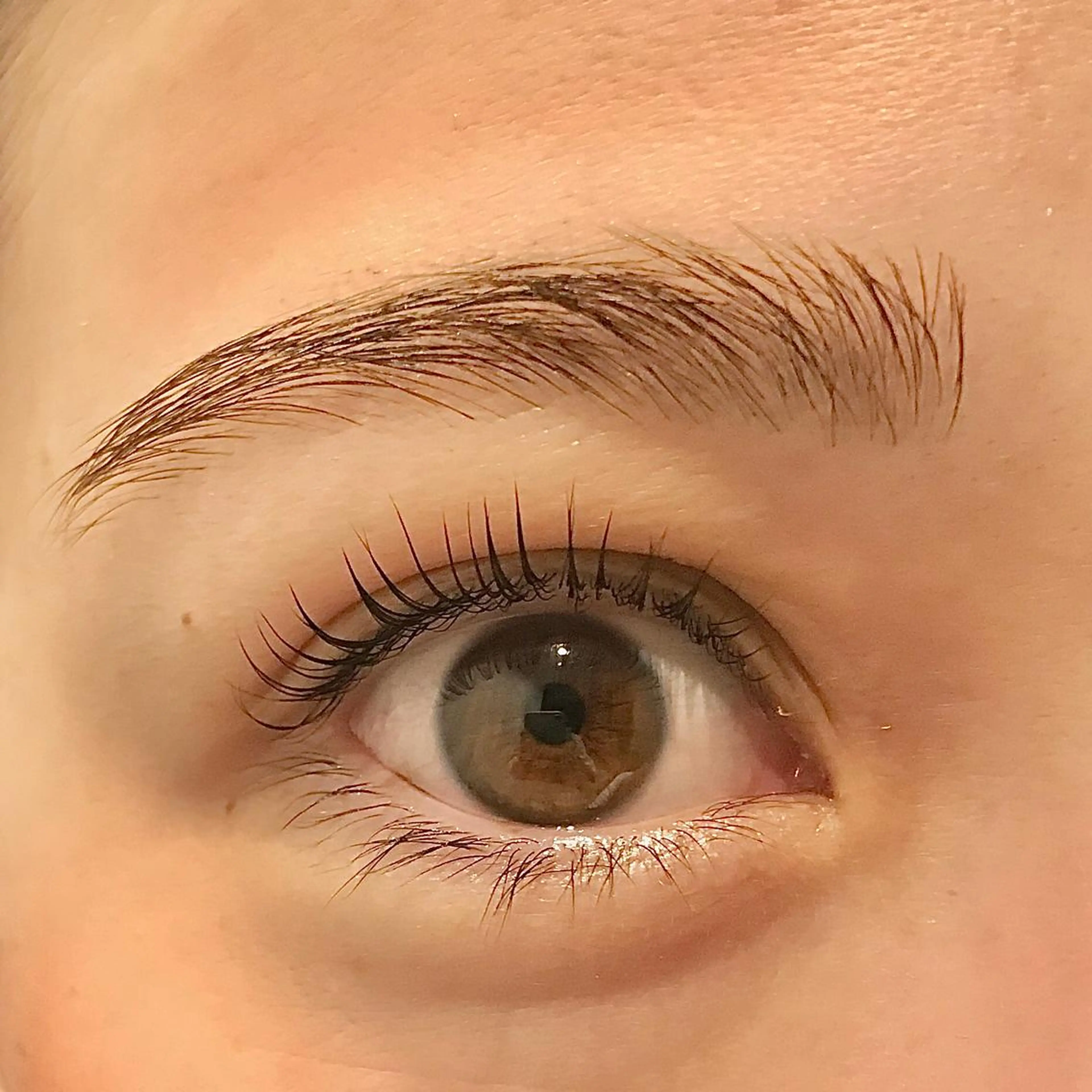 マツエク・マツパ miel大宮店所属・矢部 奈々の眉毛・アイブロウイメージ