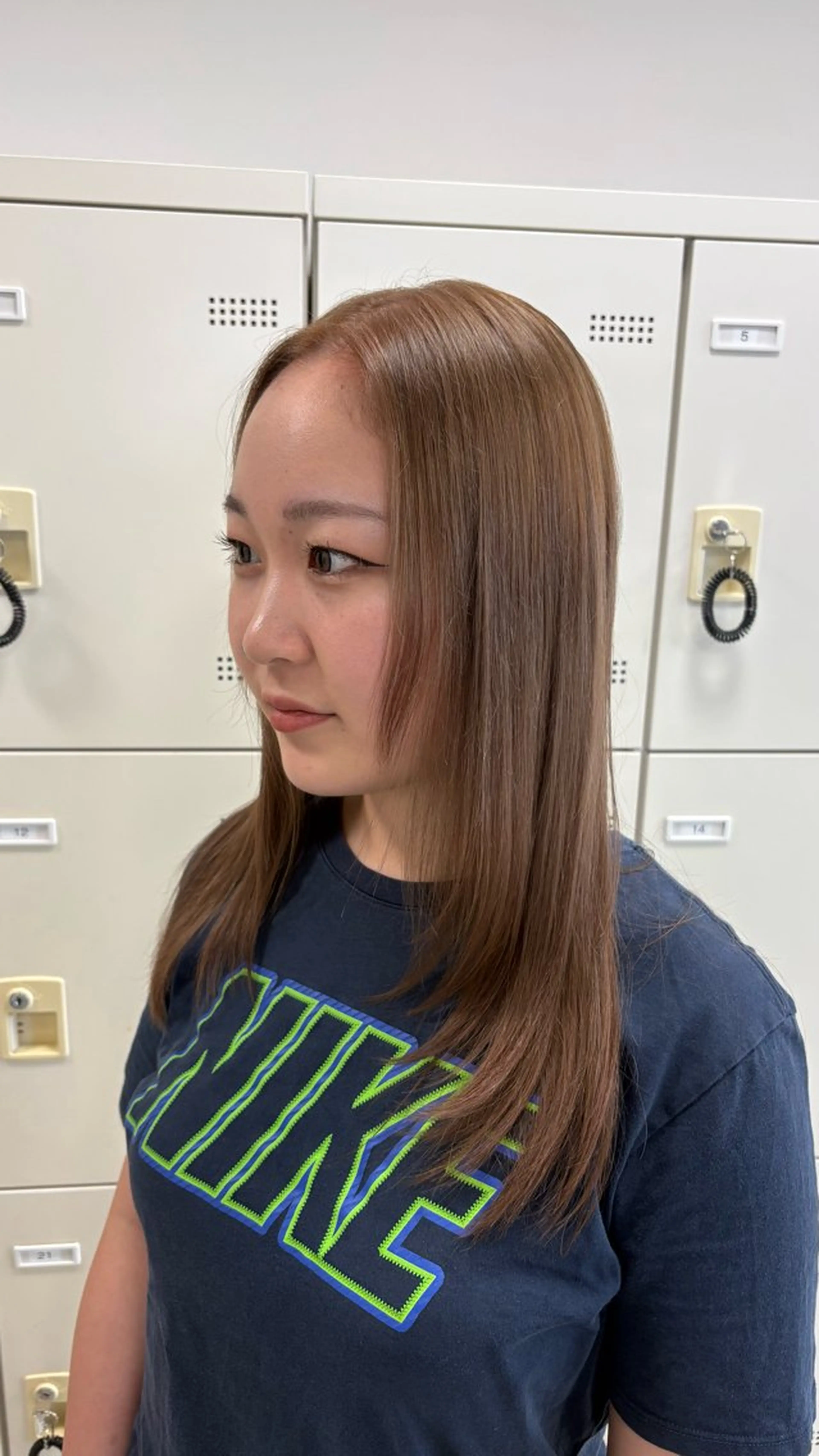 ロング カラー 🖤ハイトーン× レイヤー🖤SARAのヘアスタイル