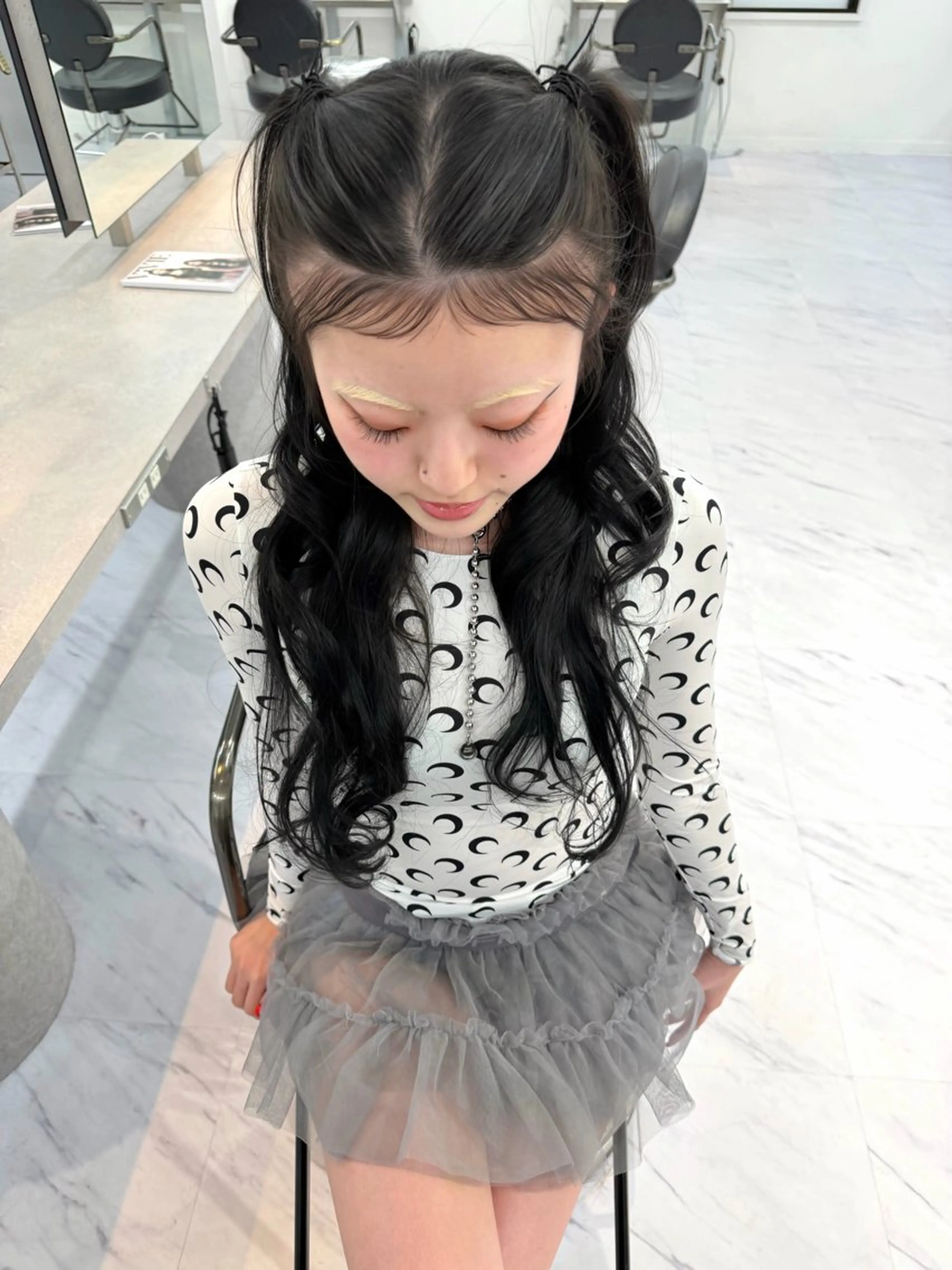 ロング カラー パーマ ヘアアレンジ ベージュカラー ブリーチ ケアブリーチ デザインカラー ダブルカラー カット ヘアカラー パーマ トリートメント TATSUブリーチ/ ミルクティーベージュのヘアスタイル