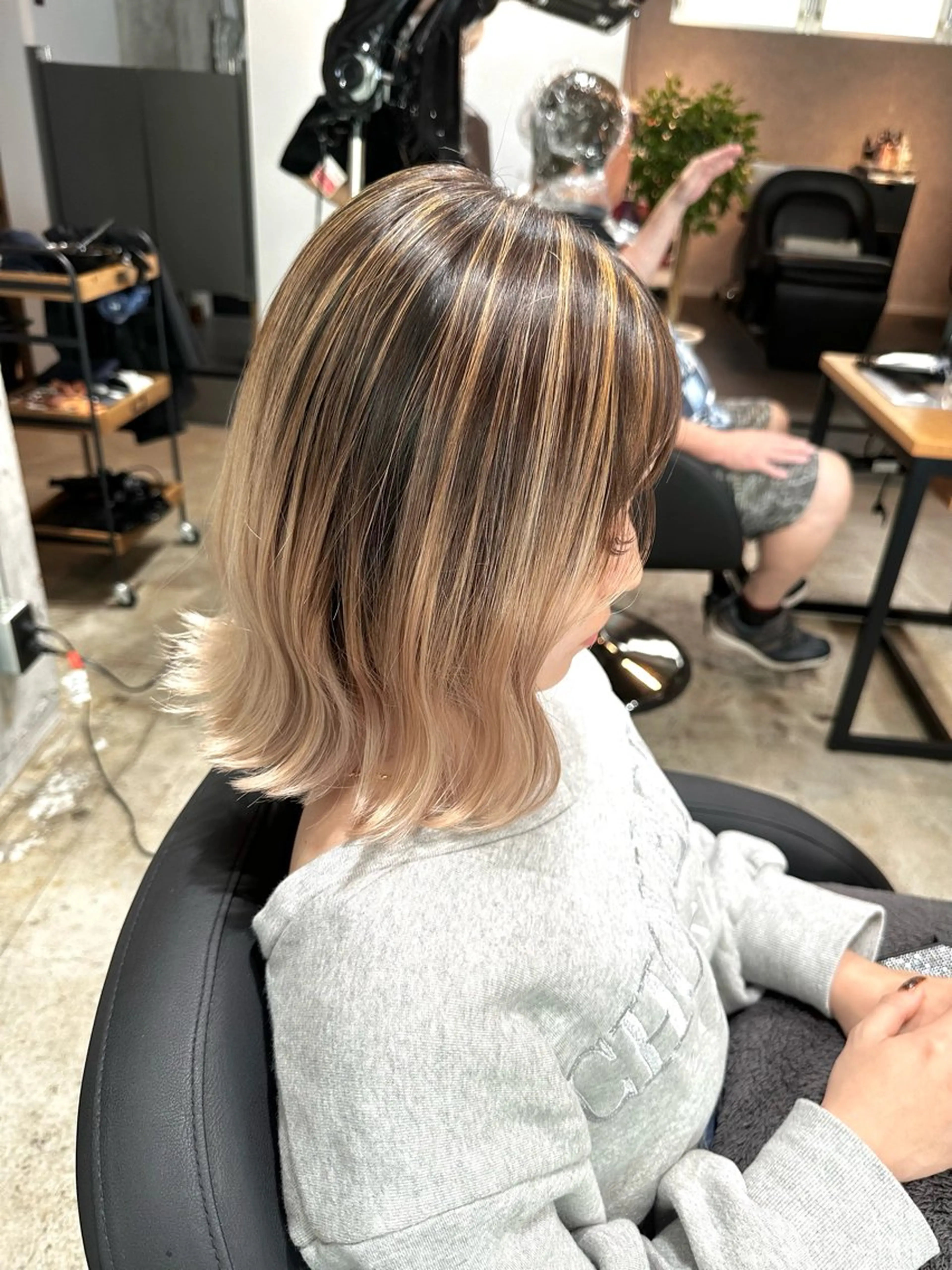 ミディアム カラー カット ヘアカラー トリートメント ✨髪質改善/ブリーチ /ショート高山のヘアスタイル