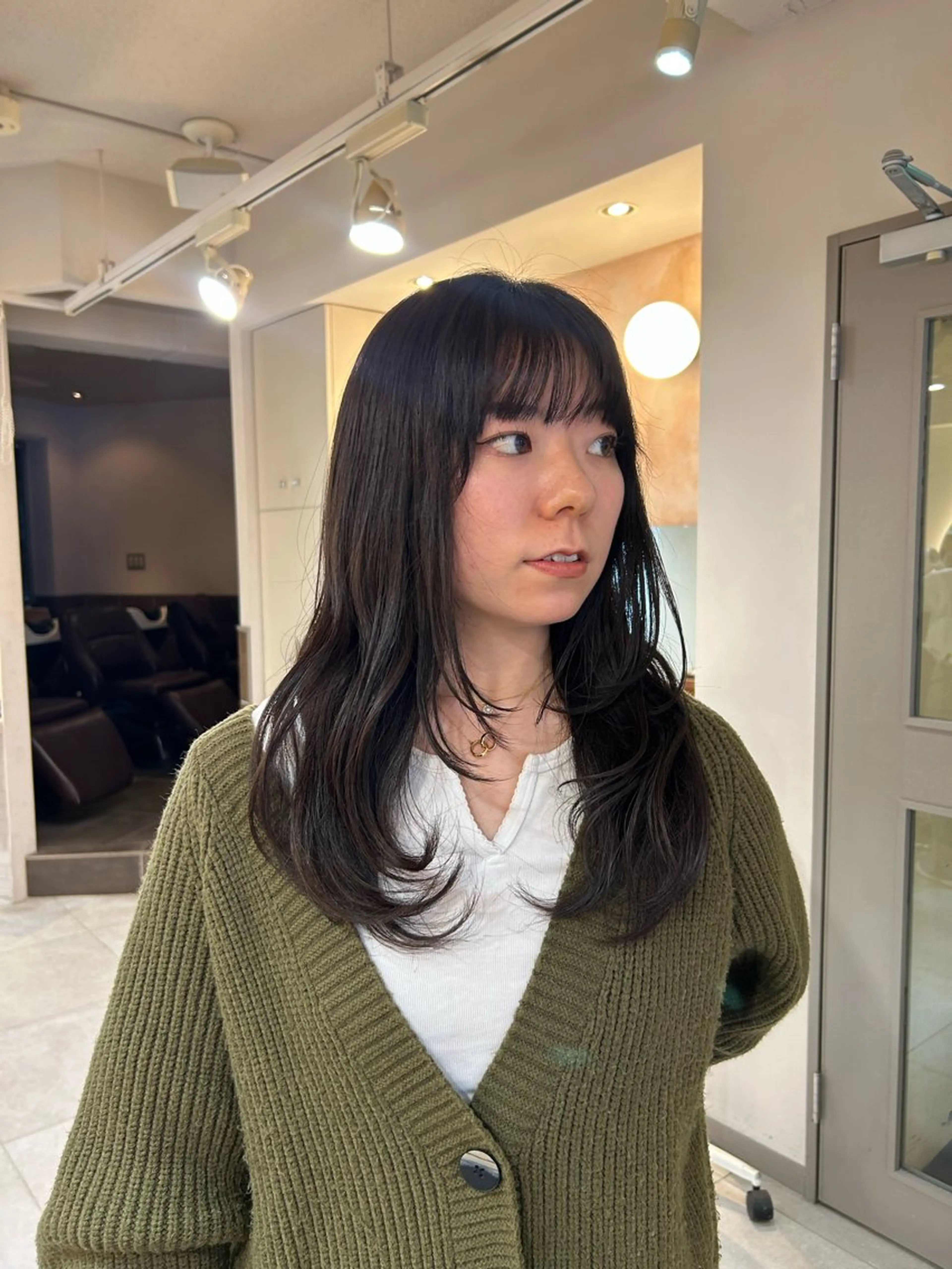 カラー moeka 表参道のヘアスタイル