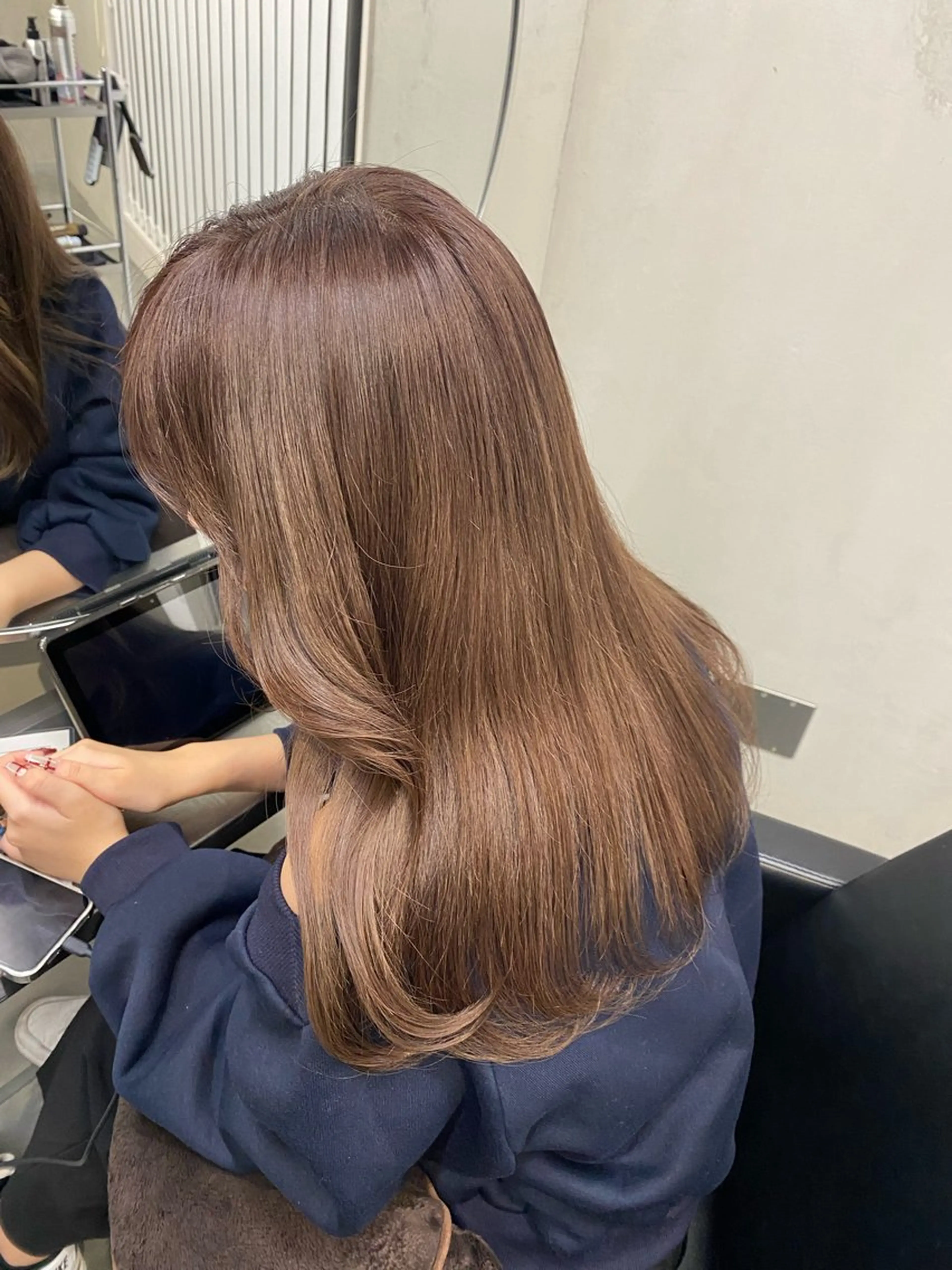 ロング カラー ベージュカラー ブリーチ 透明感カラー ミルクティーベージュ カット ヘアカラー ななみ/博多/ ブリーチ/髪質改善のヘアスタイル