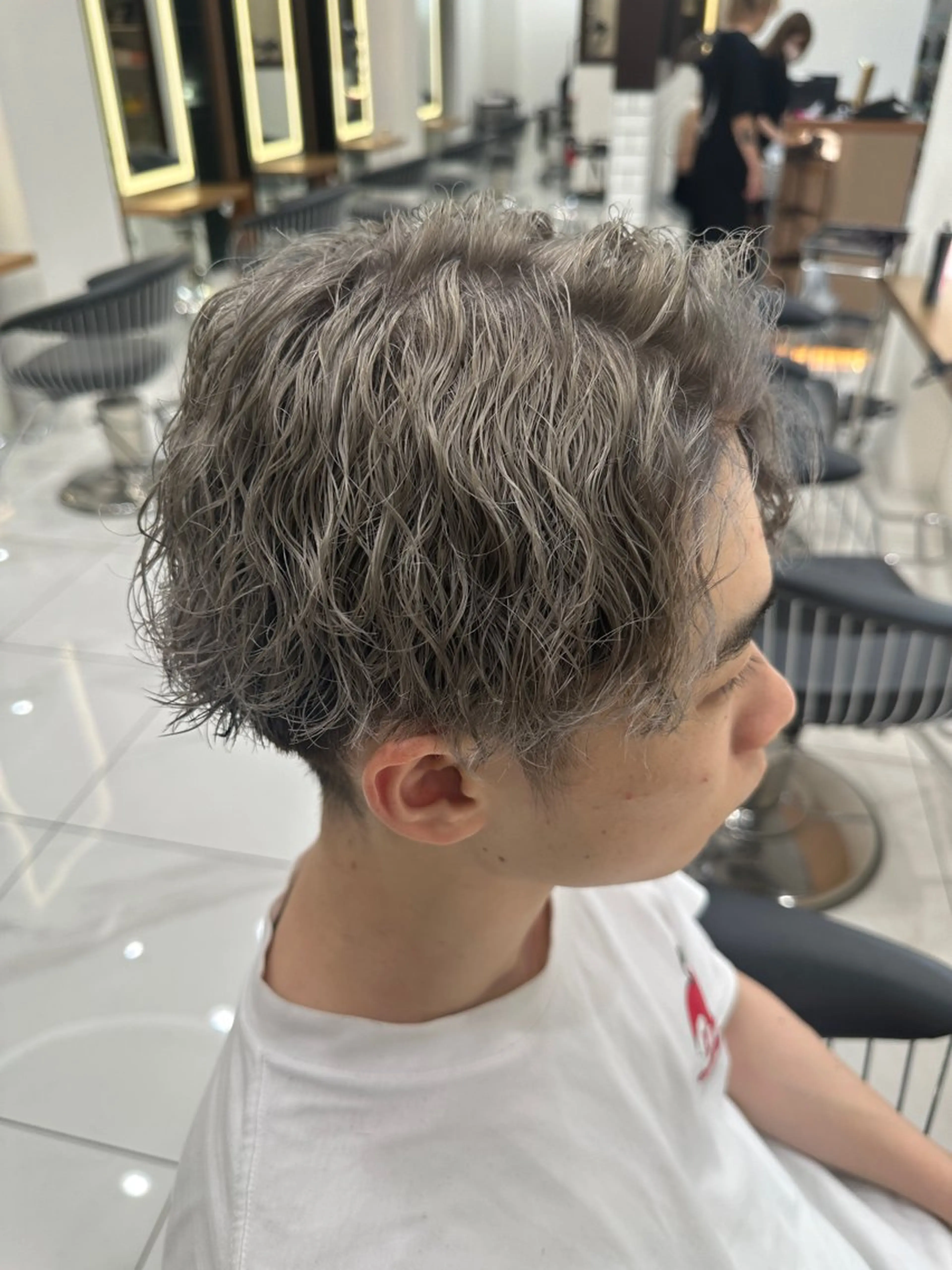 メンズ メンズブリーチ メンズハイトーン メンズパーマ パーマ 白髪ぼかし/白髪 メッシュ/ゆうとのヘアスタイル