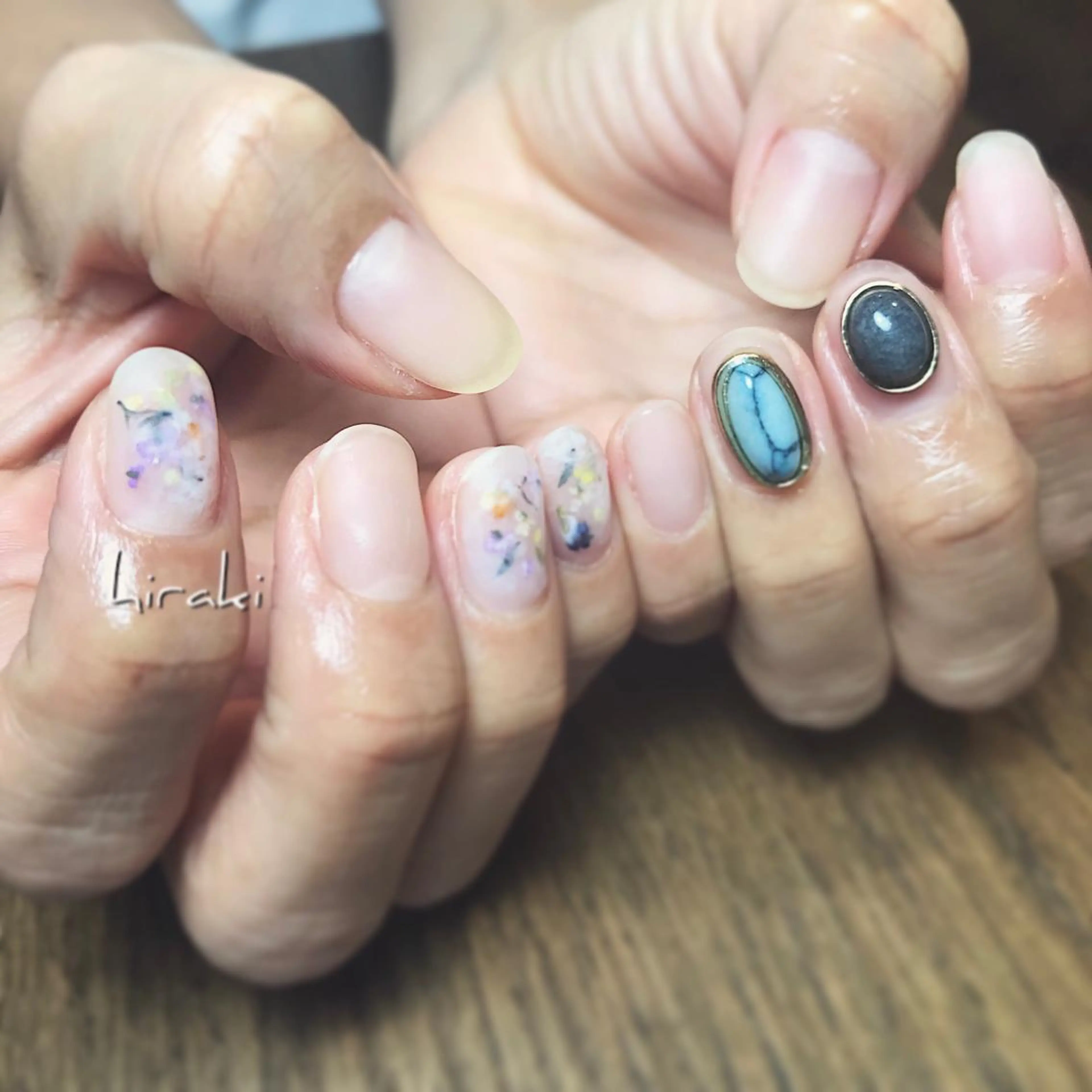 ネイル nail atelier AMBER所属・saori .の眉毛・アイブロウイメージ