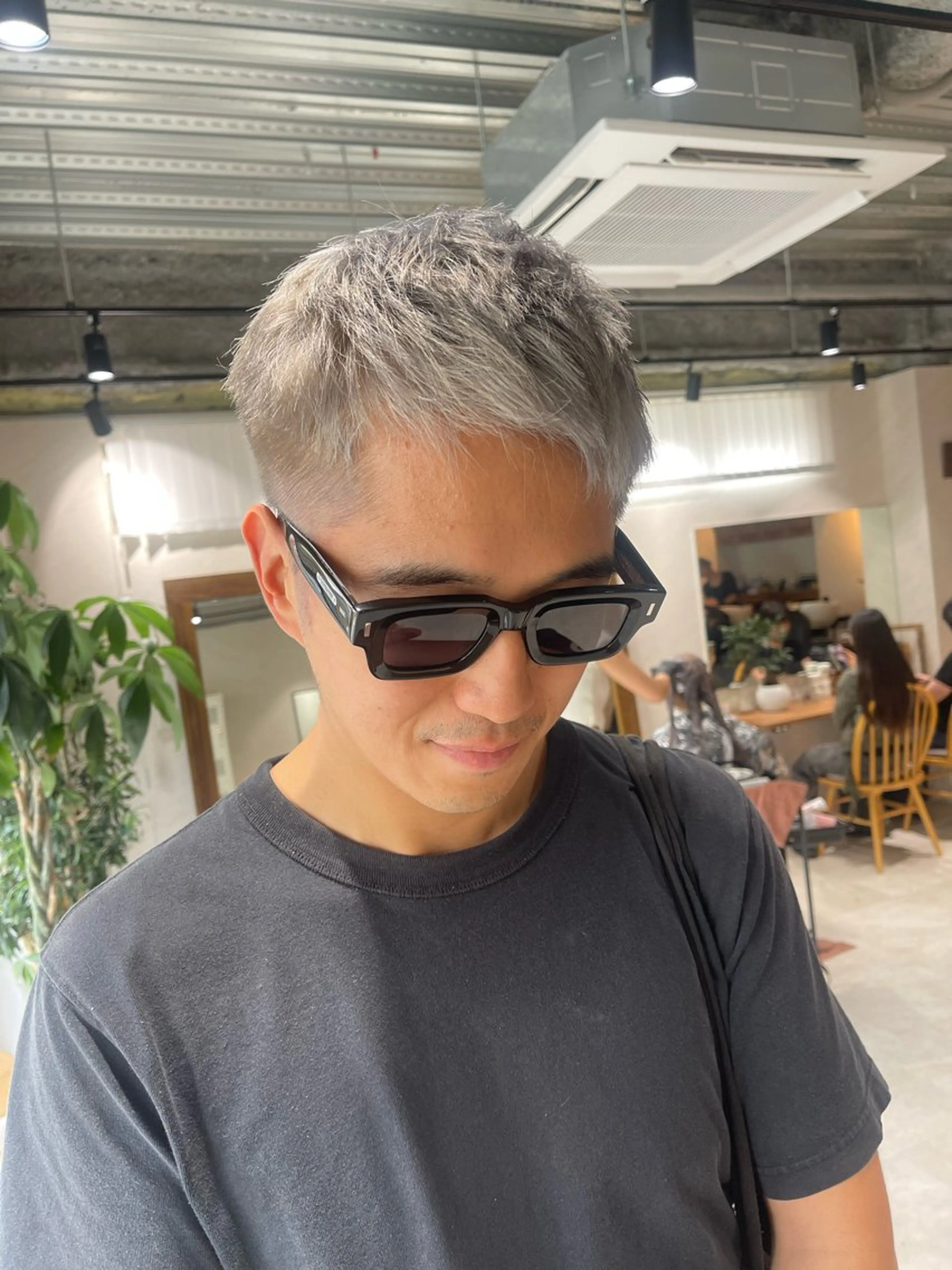 ショート カラー メンズ シルバー ヘアカラー トリートメント ヘアセット 🩵ボブ/レイヤー /髪質改善🩵のヘアスタイル