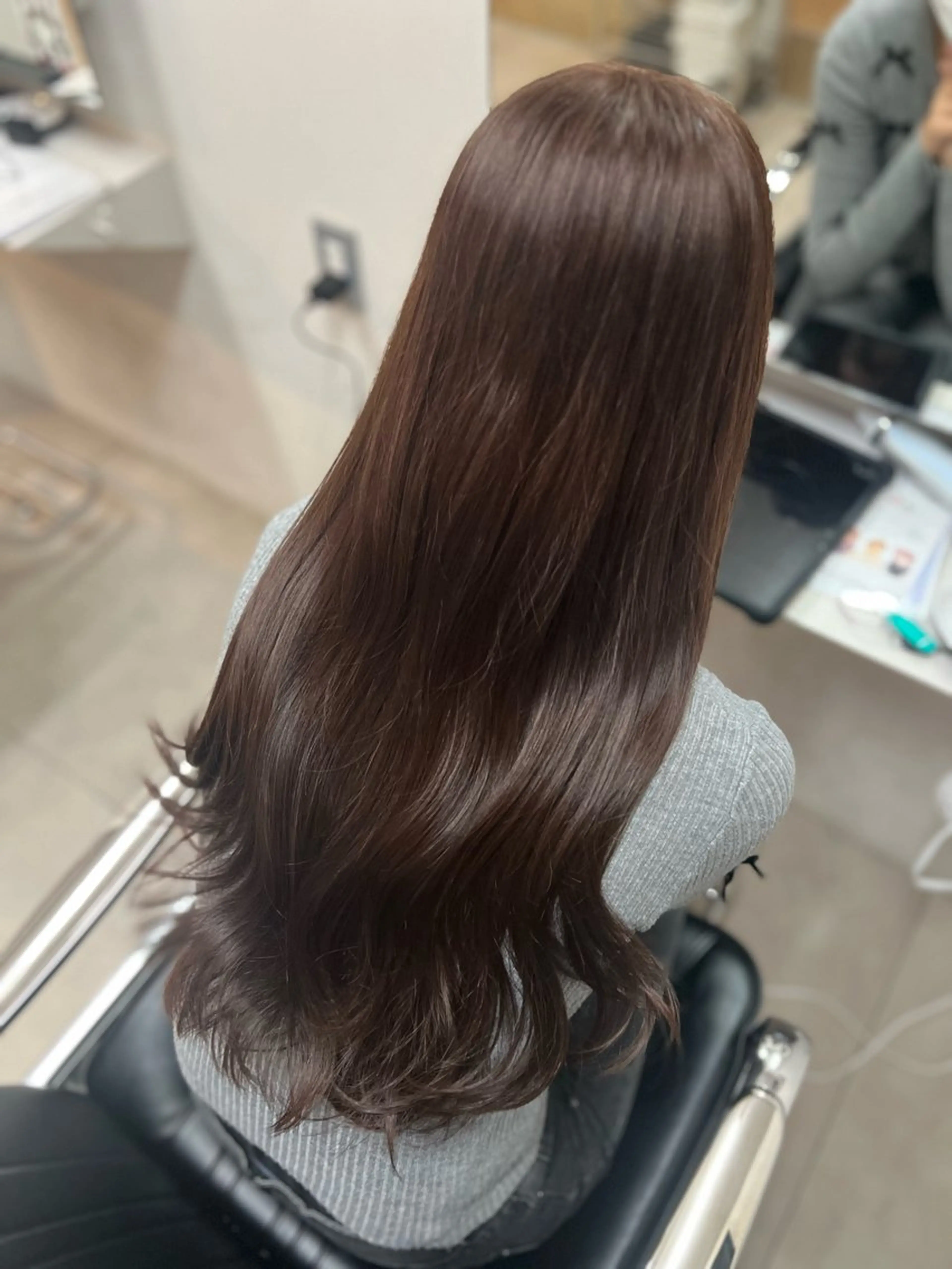 ロング カラー ブラウンカラー チョコレートブラウン shiomi H hair fashion所属・久門 未来のヘアスタイル