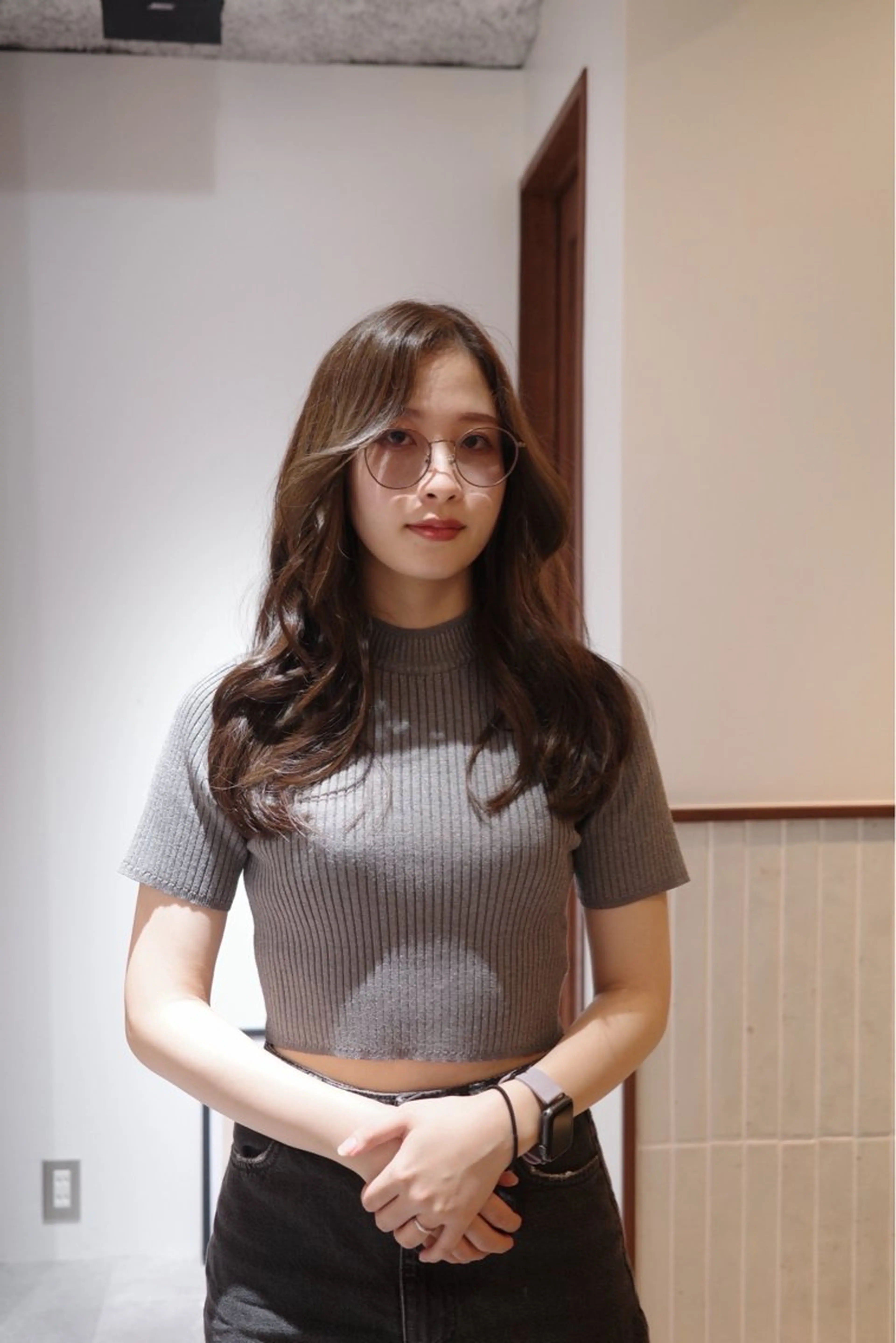 ロング お団子ヘア アッシュ ミストバング くびれヘア ハイライト カット ヘアカラー トリートメント opus 店長大和 レイヤー/赤み消しのヘアスタイル