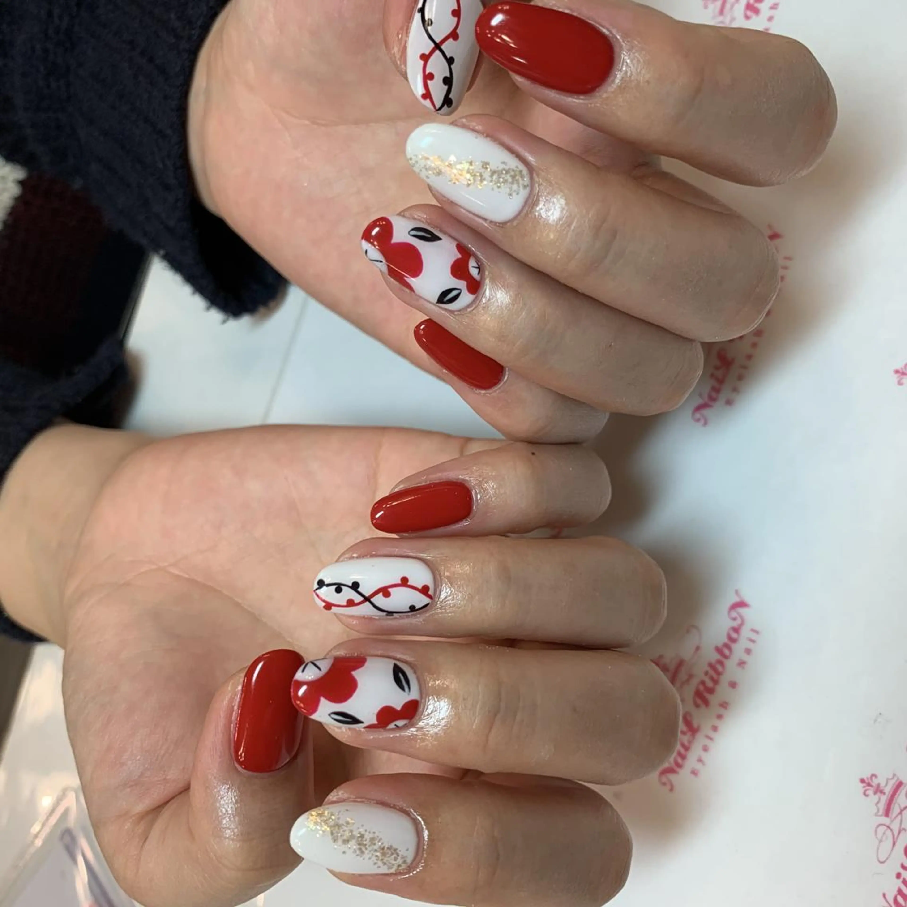 ネイル ネイルリボン 受付スタッフのネイルデザイン