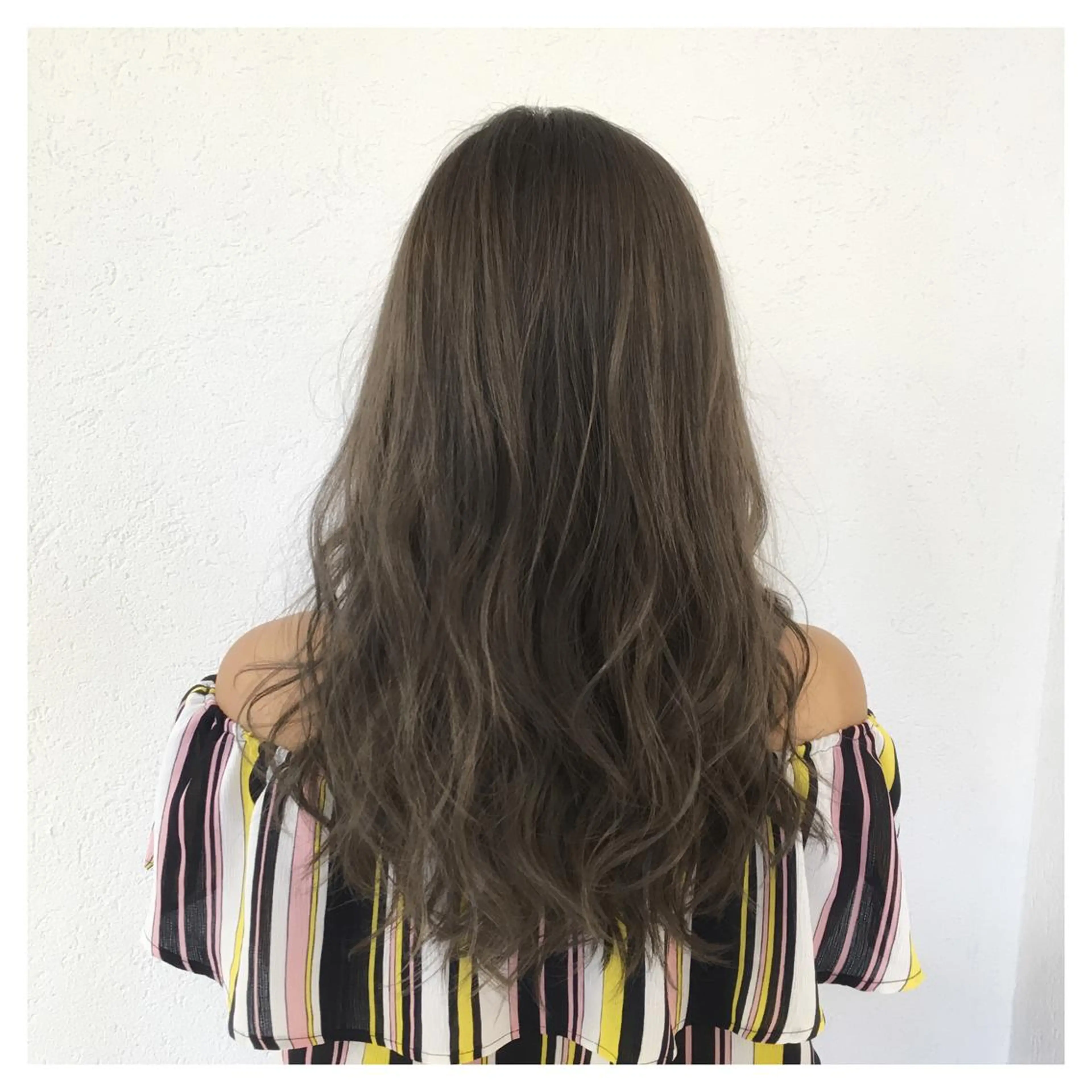 ロング カラー イルミナカラー biscohair 髪にドラマを。のヘアスタイル