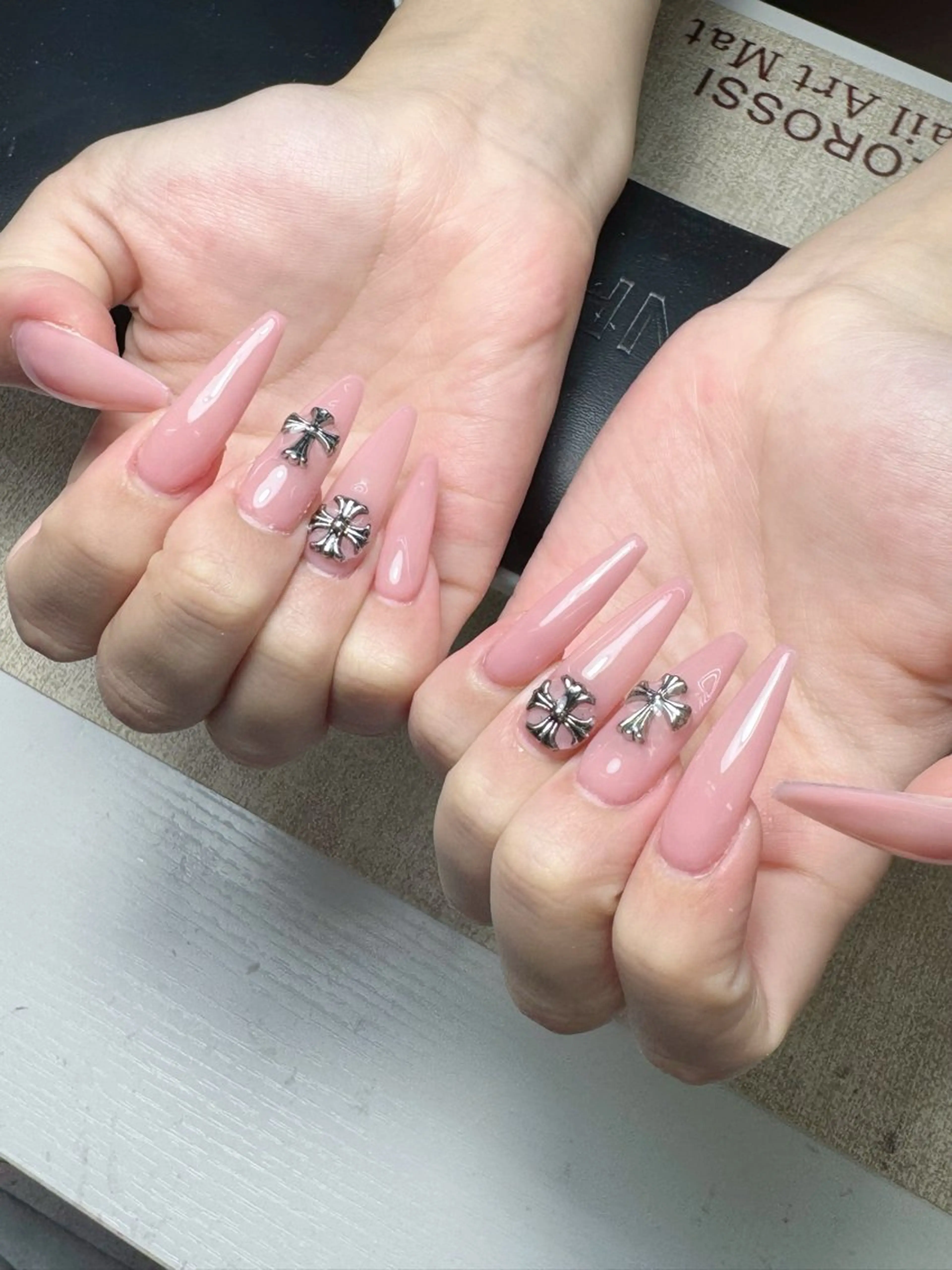 ネイル ハンドネイル いちご chan novaのネイルデザイン