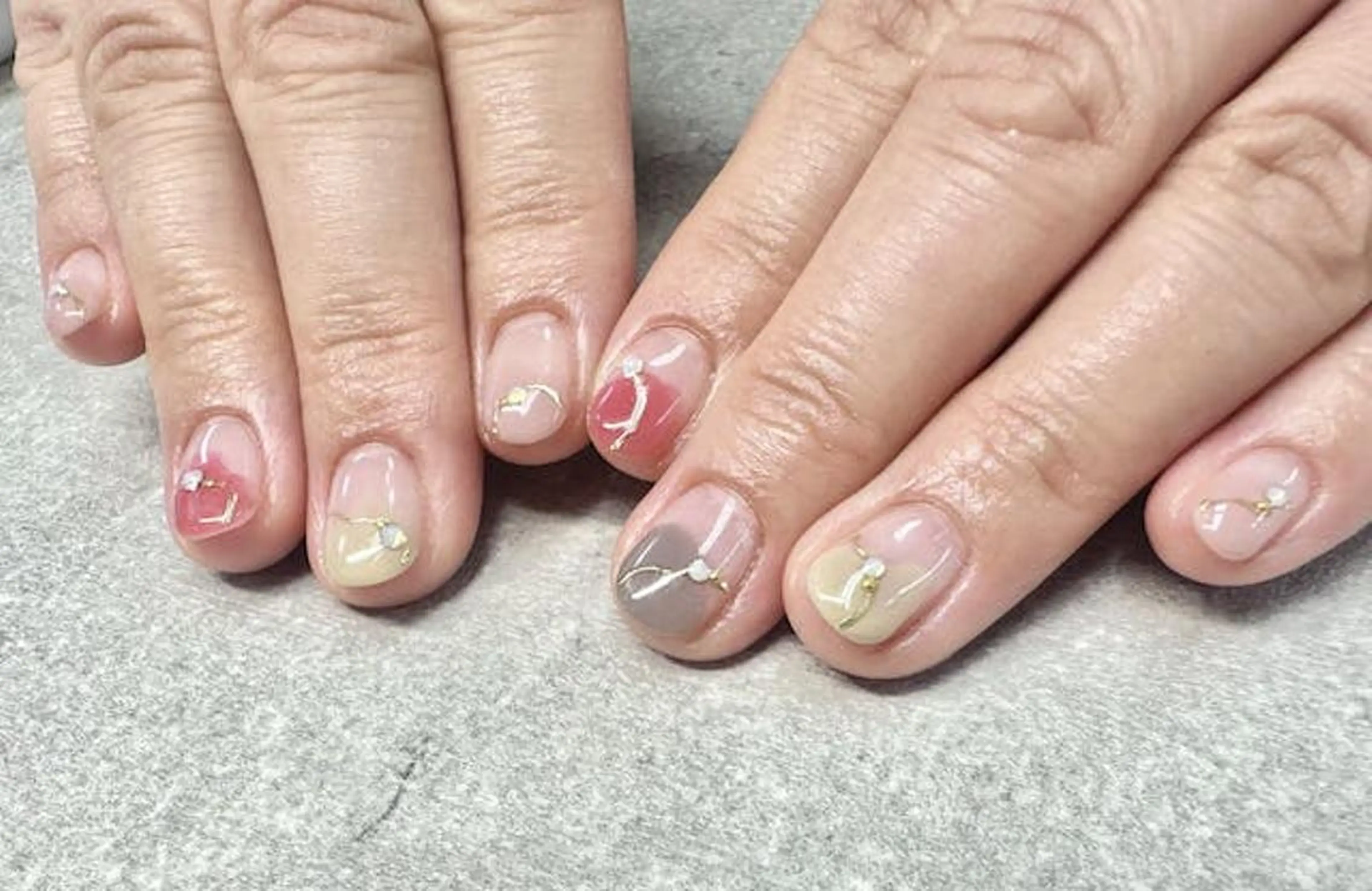 ネイル フットネイル フレンチネイル グラデーション キラキラネイル 韓国ネイル ハンドネイル ハンドケア FASTNAIL PLUS 新宿店のネイルデザイン