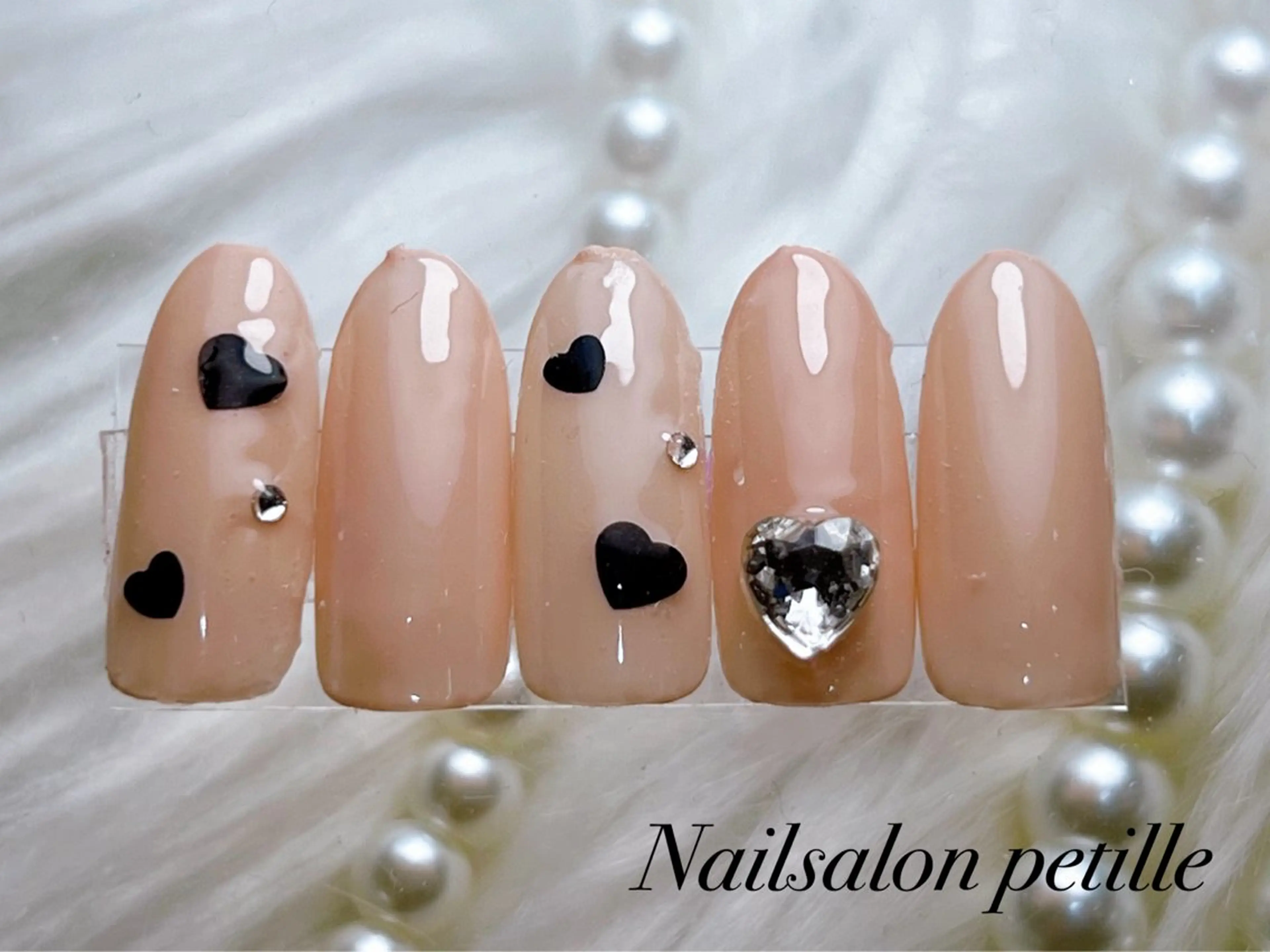 ネイル Nailsalon petille所属・Ｈ azのネイルデザイン