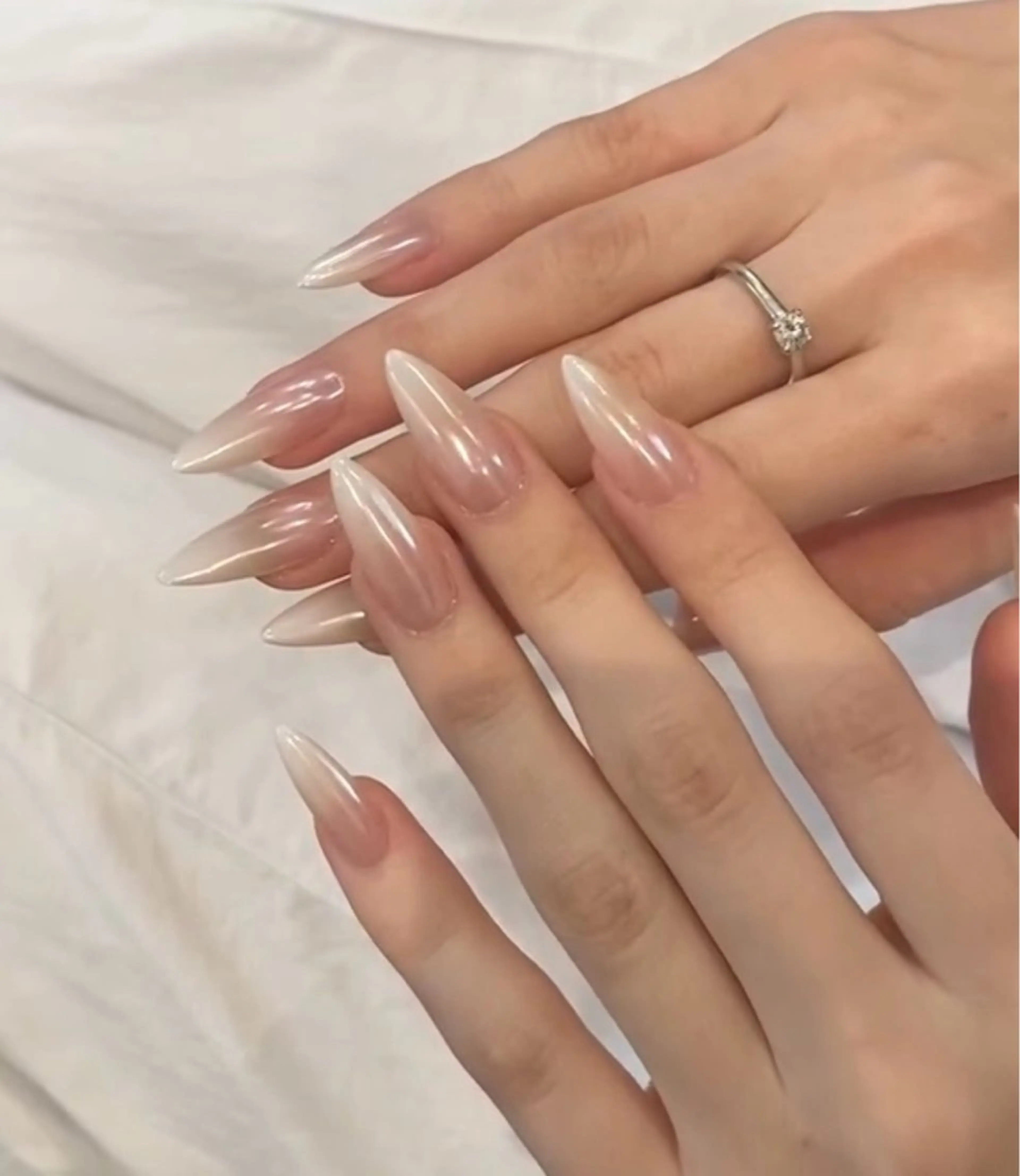 ネイル アートネイル オーロラネイル フレンチネイル ジェルネイル グラデーション ハンドネイル Ryunail所属・Ryu Nail NekoChanのネイルデザイン