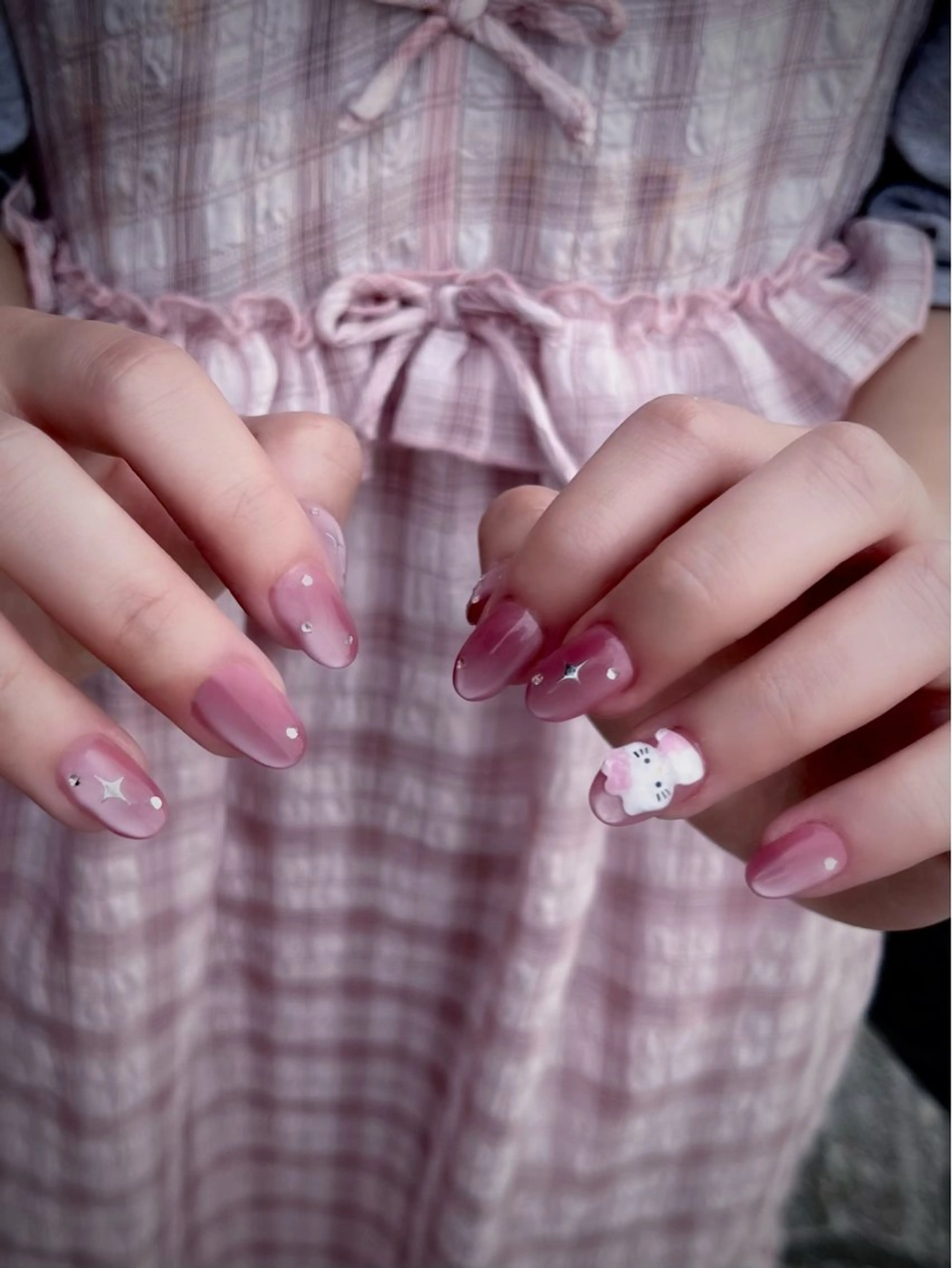 ネイル キラキラネイル マグネットネイル ワンカラーネイル スカルプネイル ワンホンネイル nine.🦋 YUKOのネイルデザイン