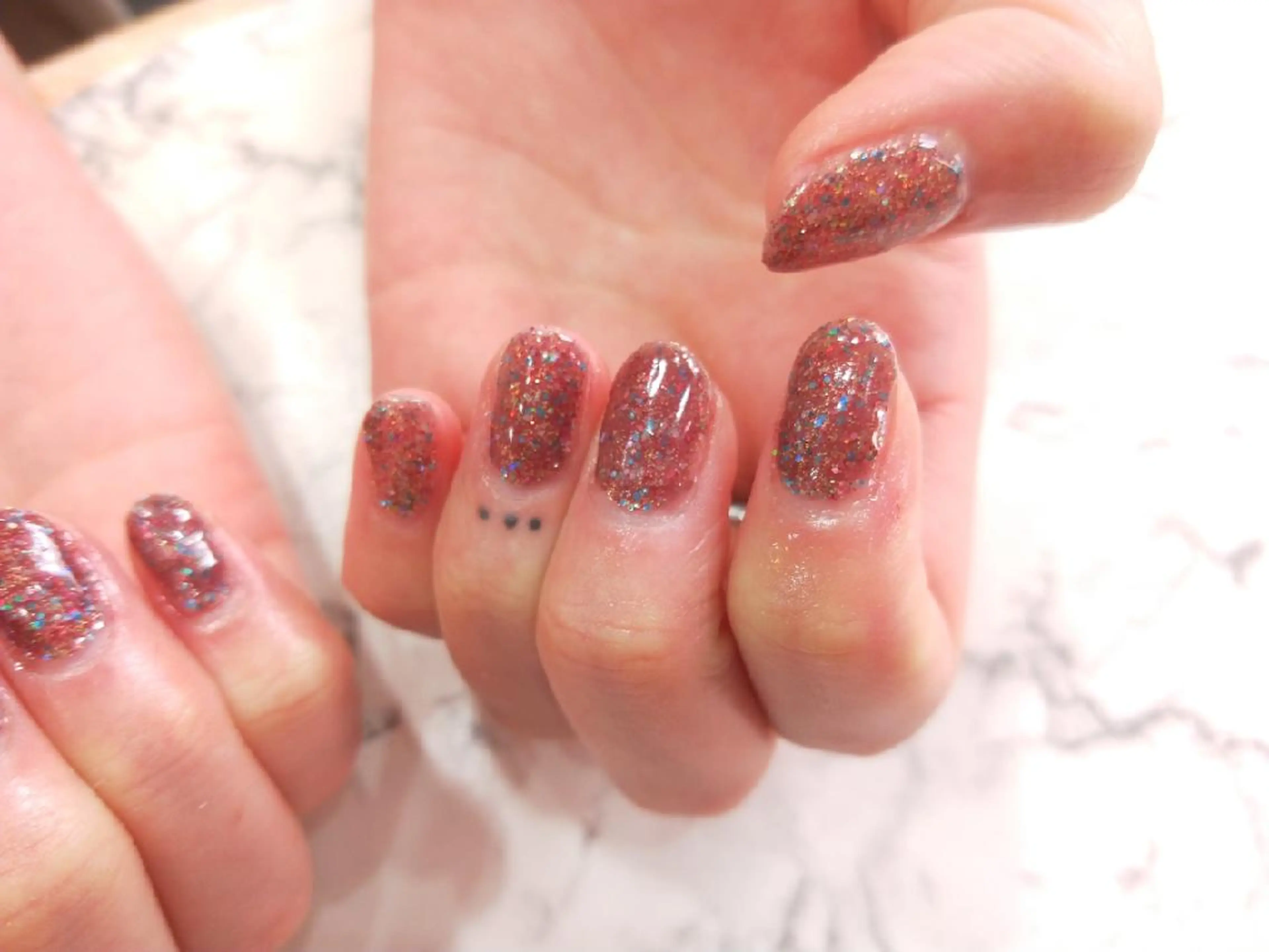 ネイル ハンドネイル ハンドケア R'well所属・はばすみれ🎀ﾈｲﾙ 光ﾌｪｲｼｬﾙ ﾍｱのネイルデザイン