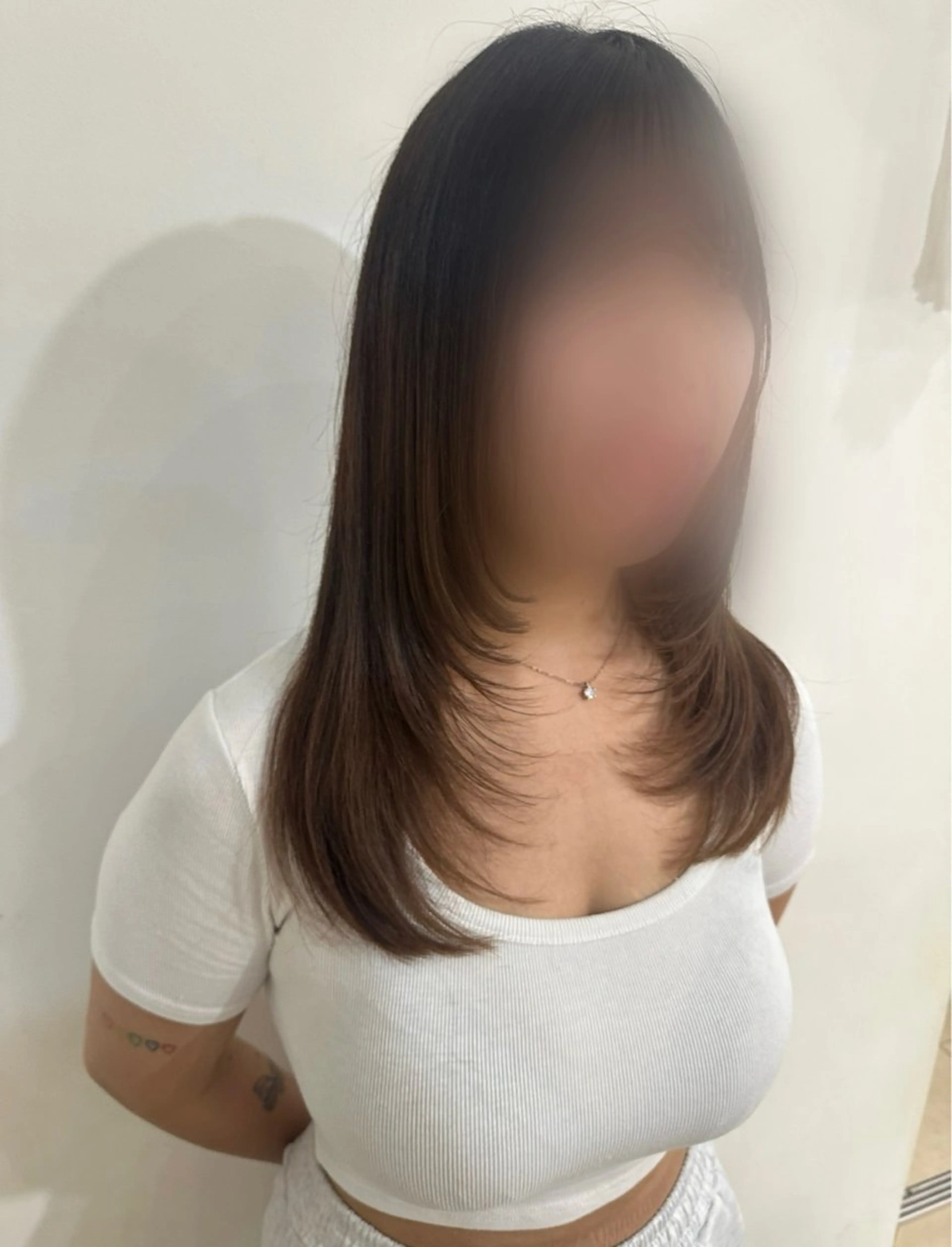 セミロング Rinka/レイヤー /透明感カラーのヘアスタイル