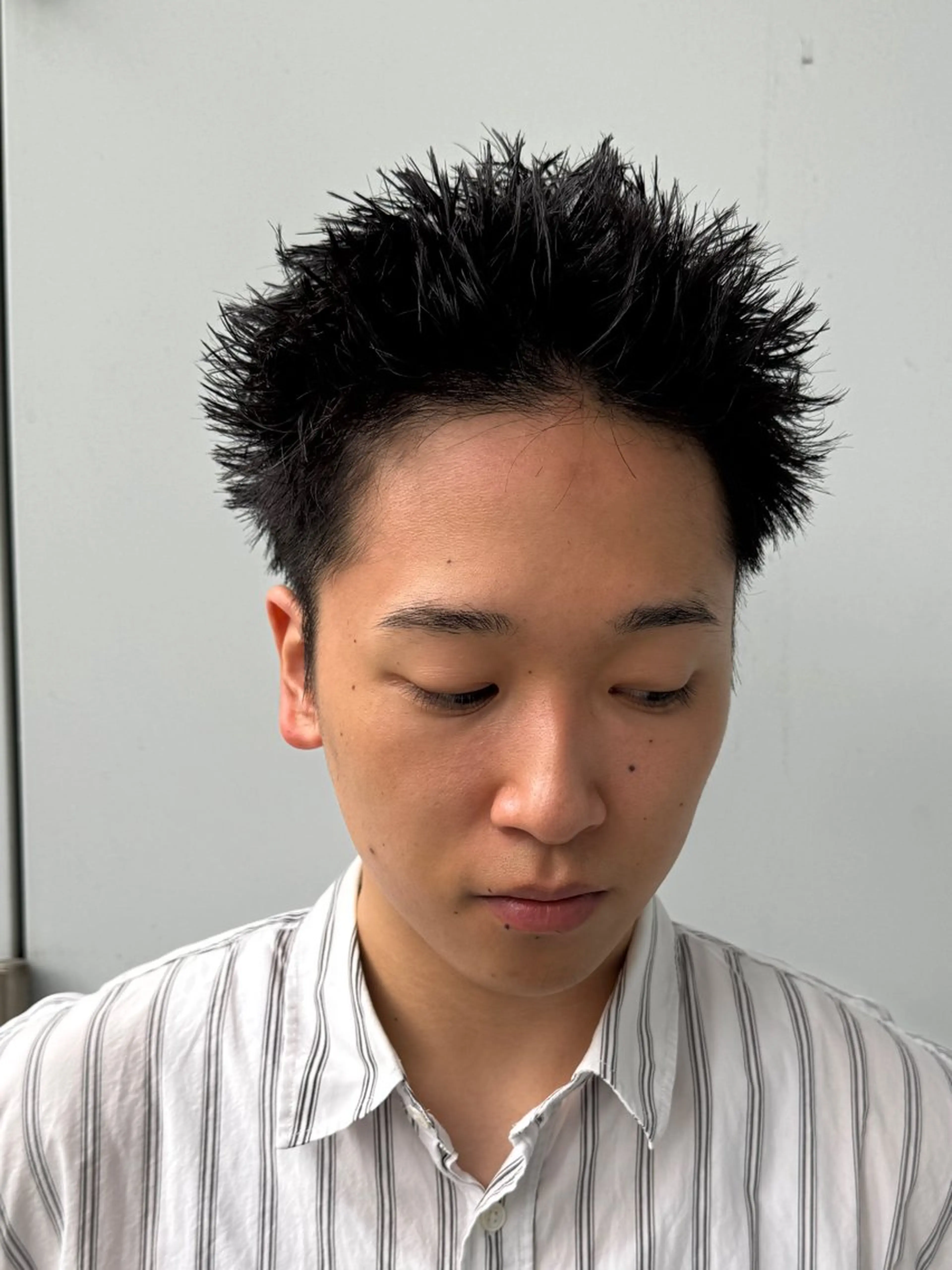 ショート メンズ メンズパーマ スパイキーショート ショートヘア メンズ特化/ センターパート/八谷のヘアスタイル