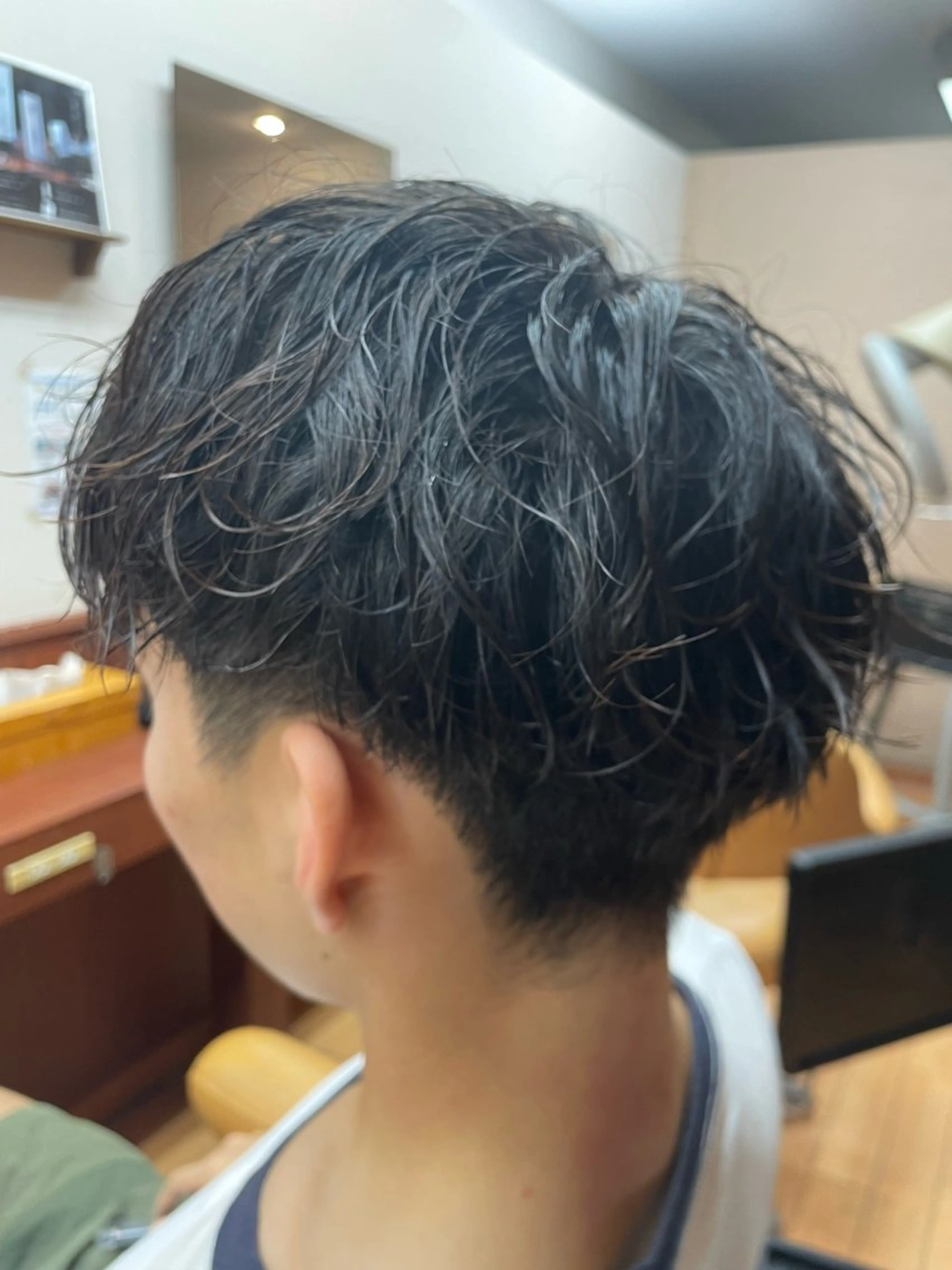 ショート パーマ ルキ🌈ブリーチカラ ー&メンズパーマ🦄のヘアスタイル