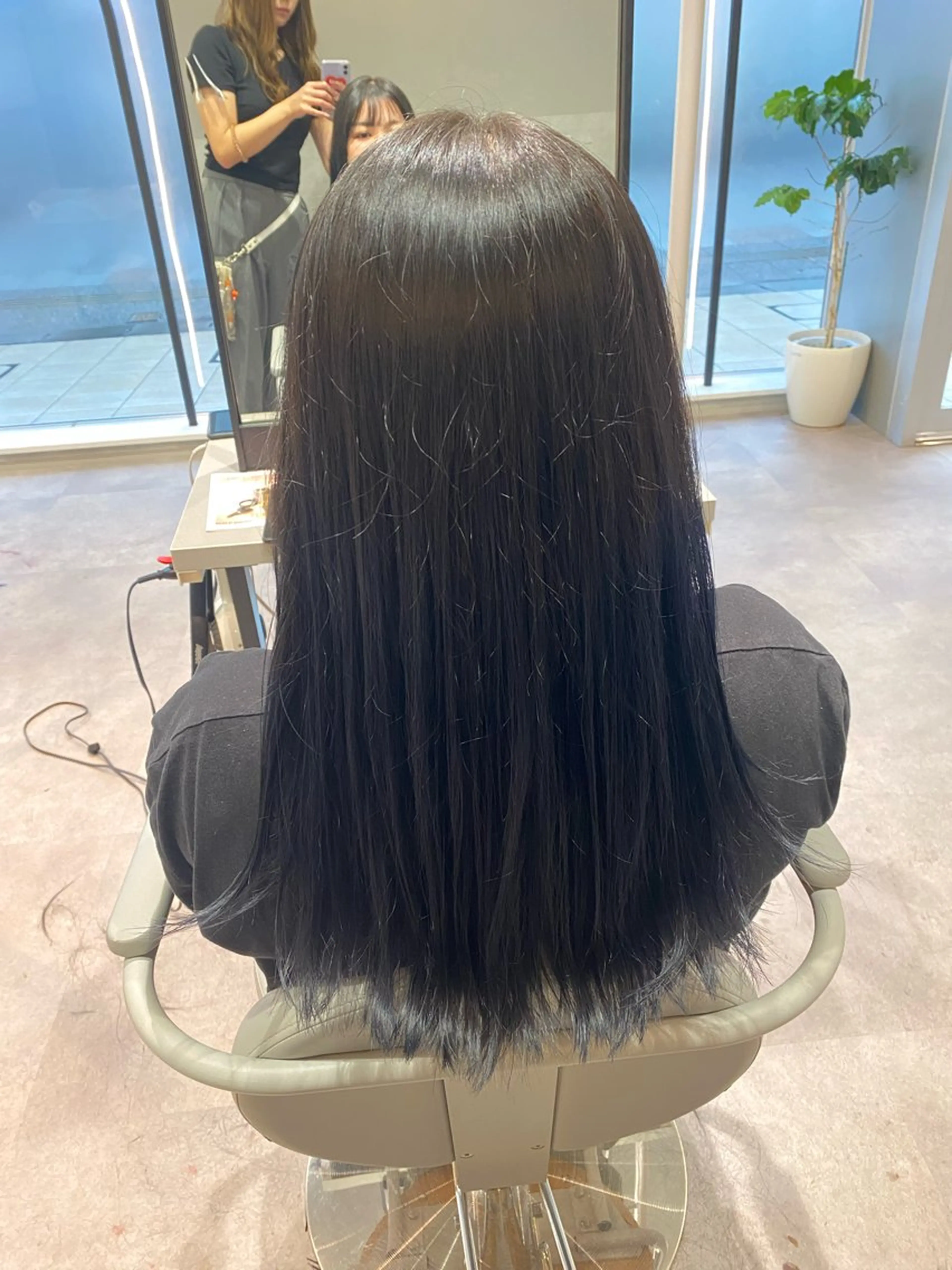 ロング カラー ブリーチ ブルーカラー POCKET  いわき店所属・諸橋 美波のヘアスタイル