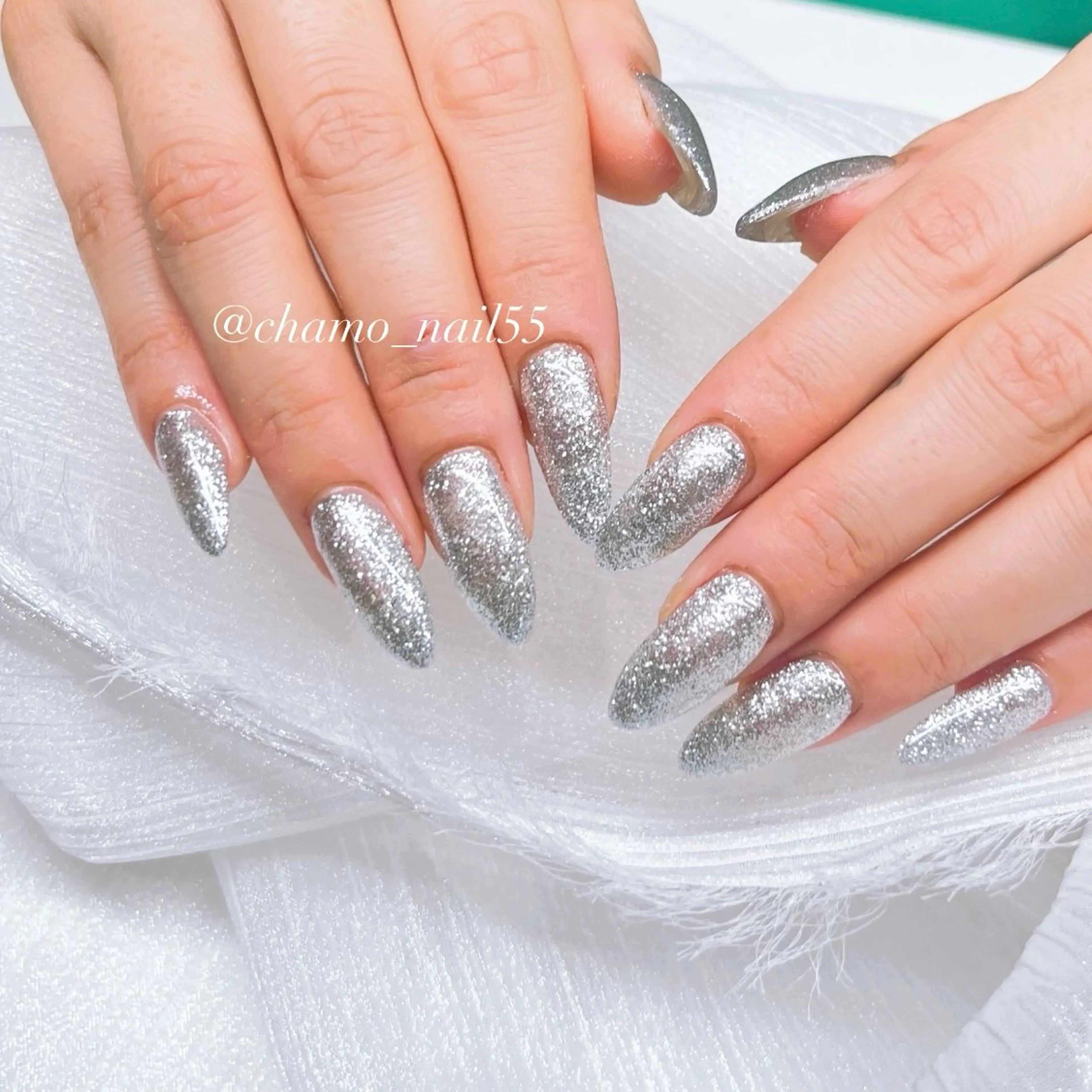 ネイル 長さ出し ラメ(グリッター) ワンカラーネイル chamomile kokonaのネイルデザイン