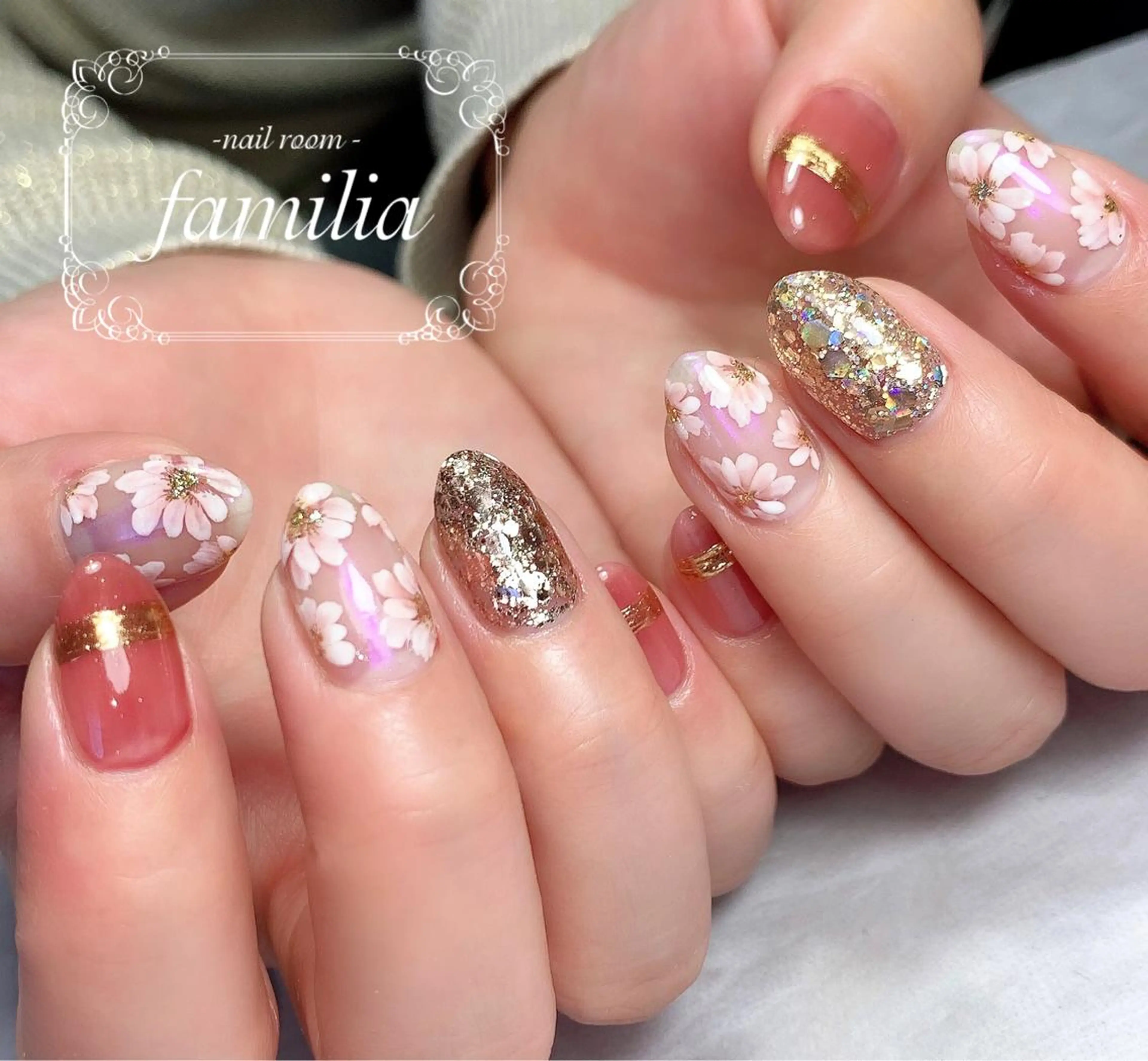 ネイル アートネイル ホログラムネイル ラメ(グリッター) ミラーネイル ハンドネイル -nailroom- familiaのネイルデザイン