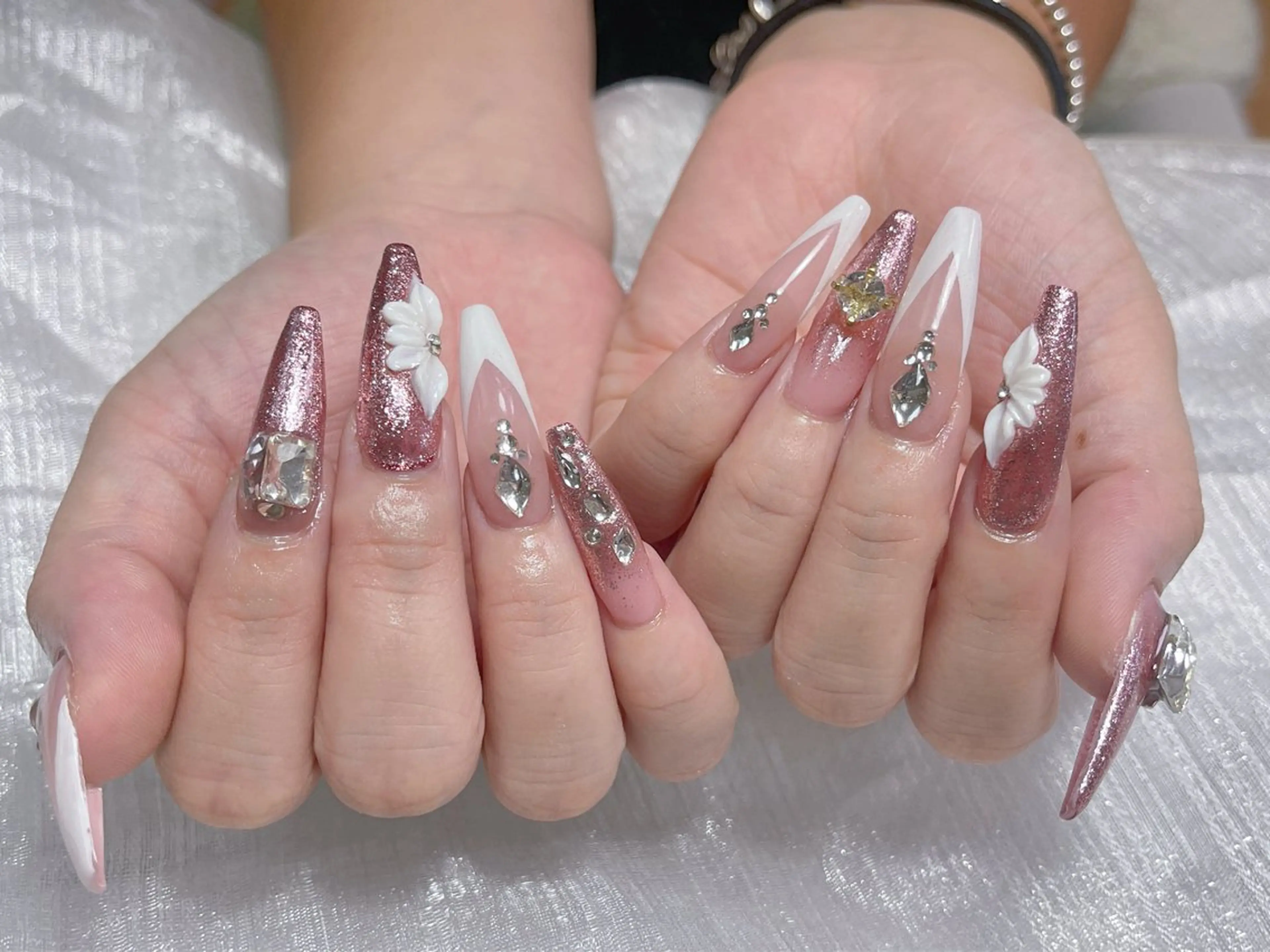 ネイル 🎀ネイルサロン エクラYUI🎀のネイルデザイン