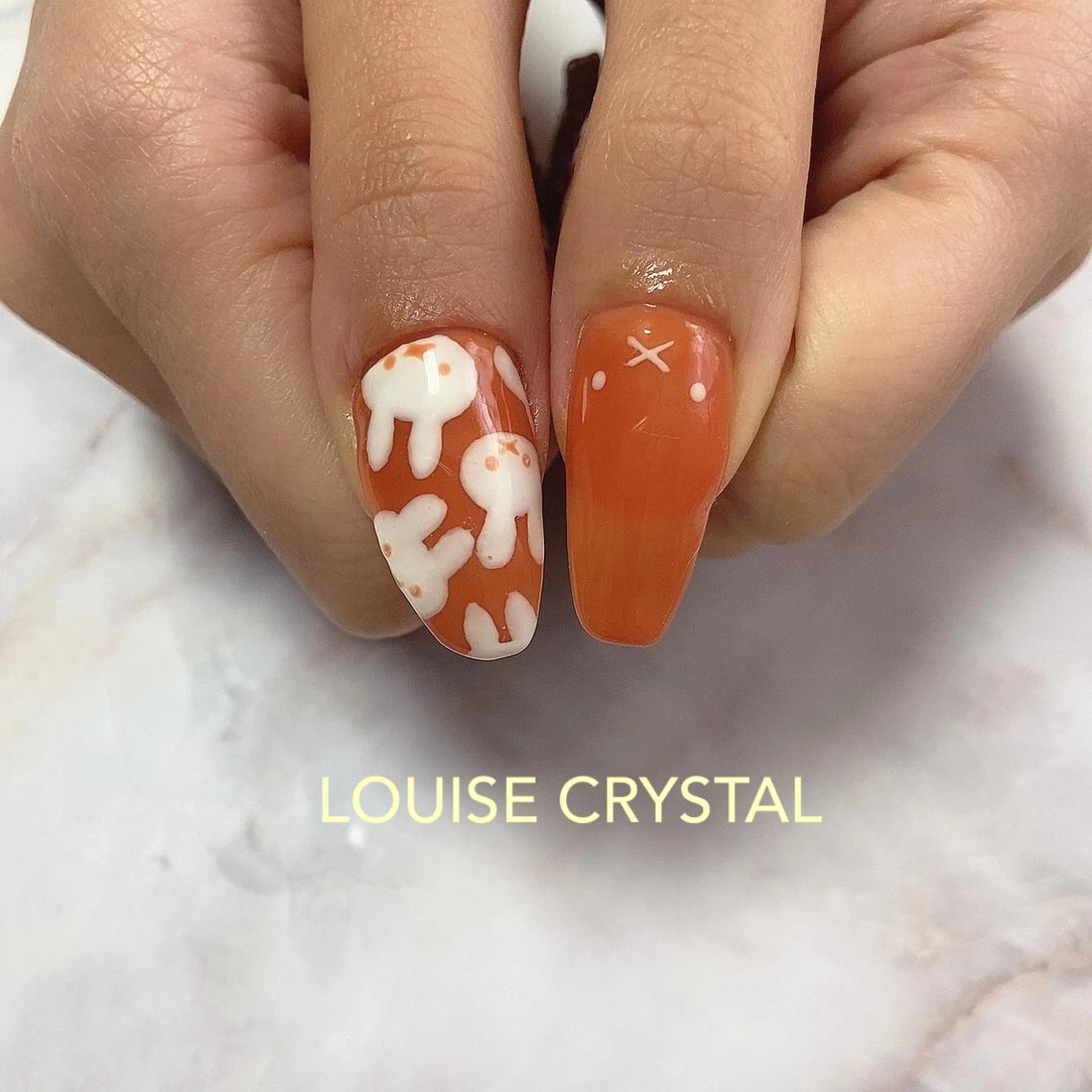 ネイル LOUISE CRYSTALのネイルデザイン