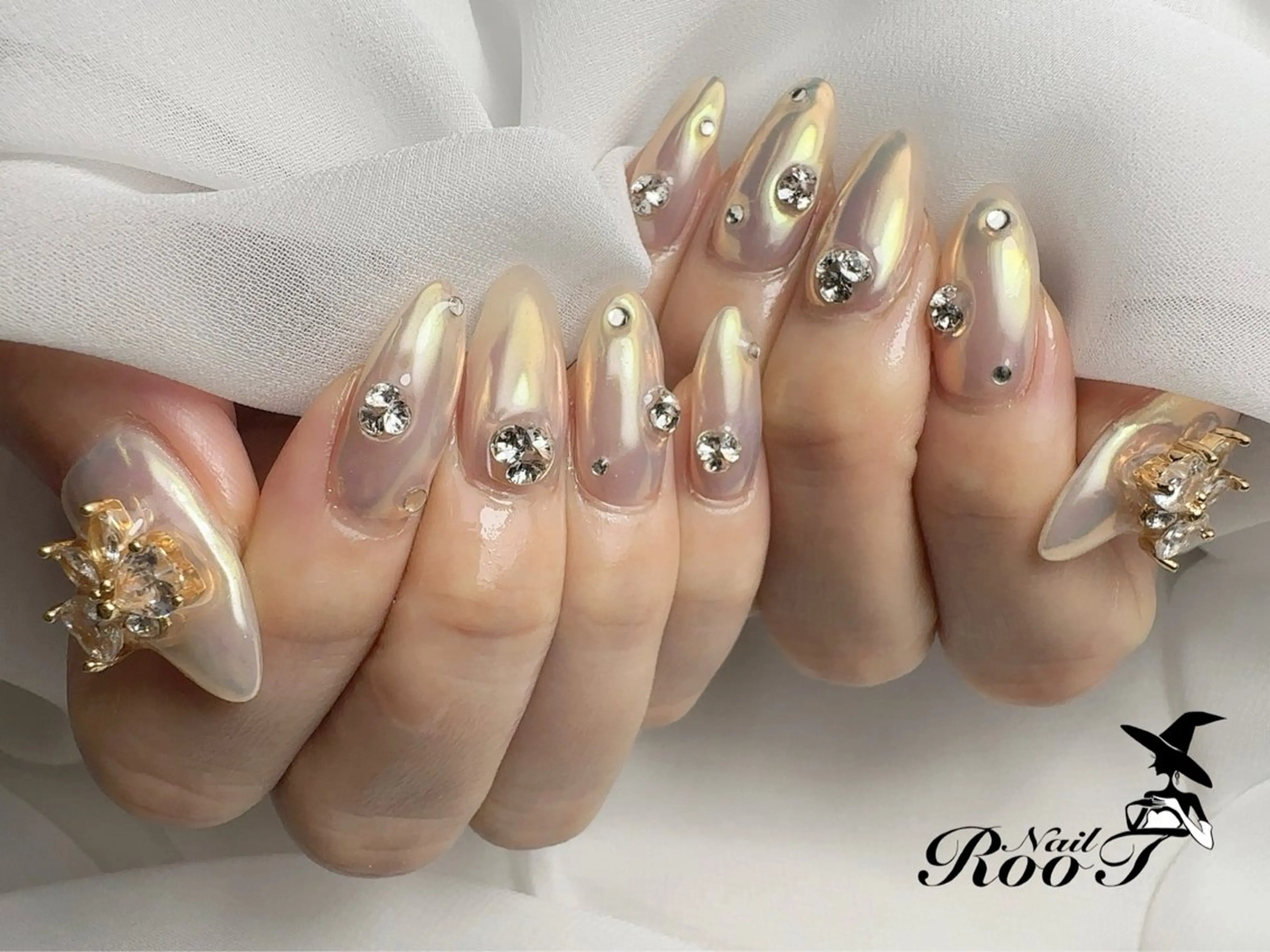 ネイル オーロラネイル ミラーネイル ハンドネイル RooT Nailのネイルデザイン