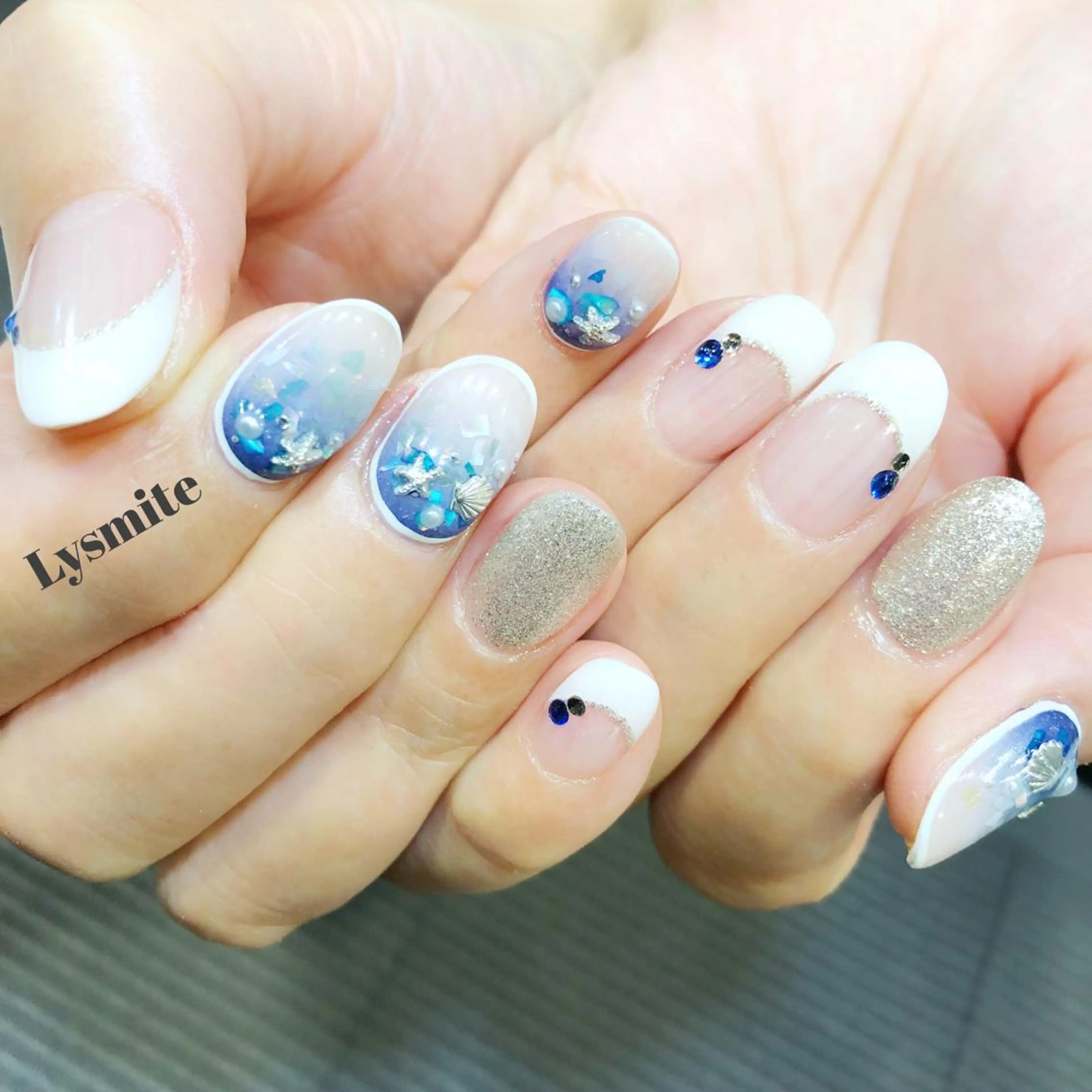 オフ込みデザインコース      両手合わせて5本までのアートが可能となります。の写真