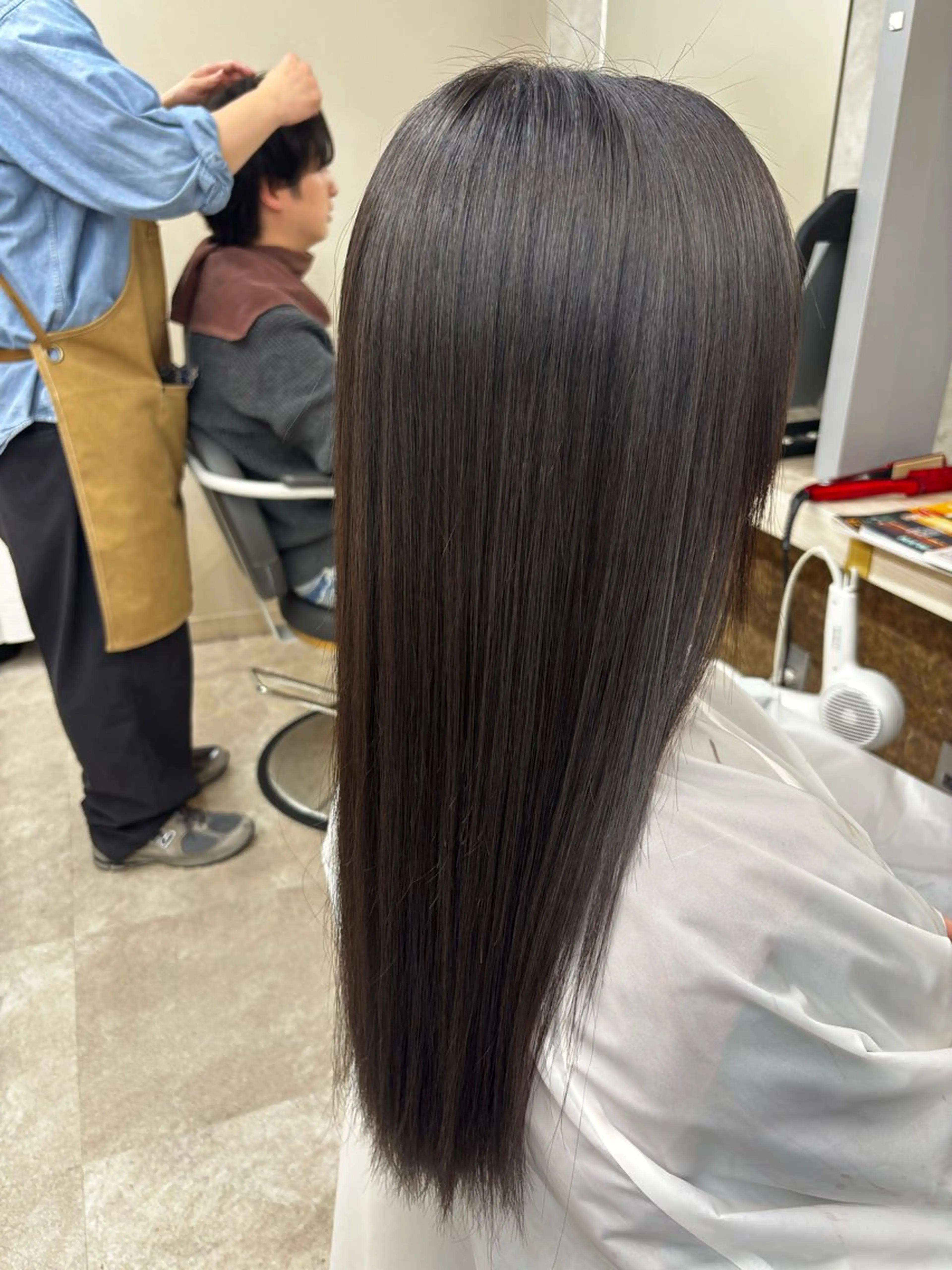 セミロング カット 縮毛矯正 トリートメント 🌟髪質改善ケアカラ ー美髪縮毛矯正y🌟のヘアスタイル