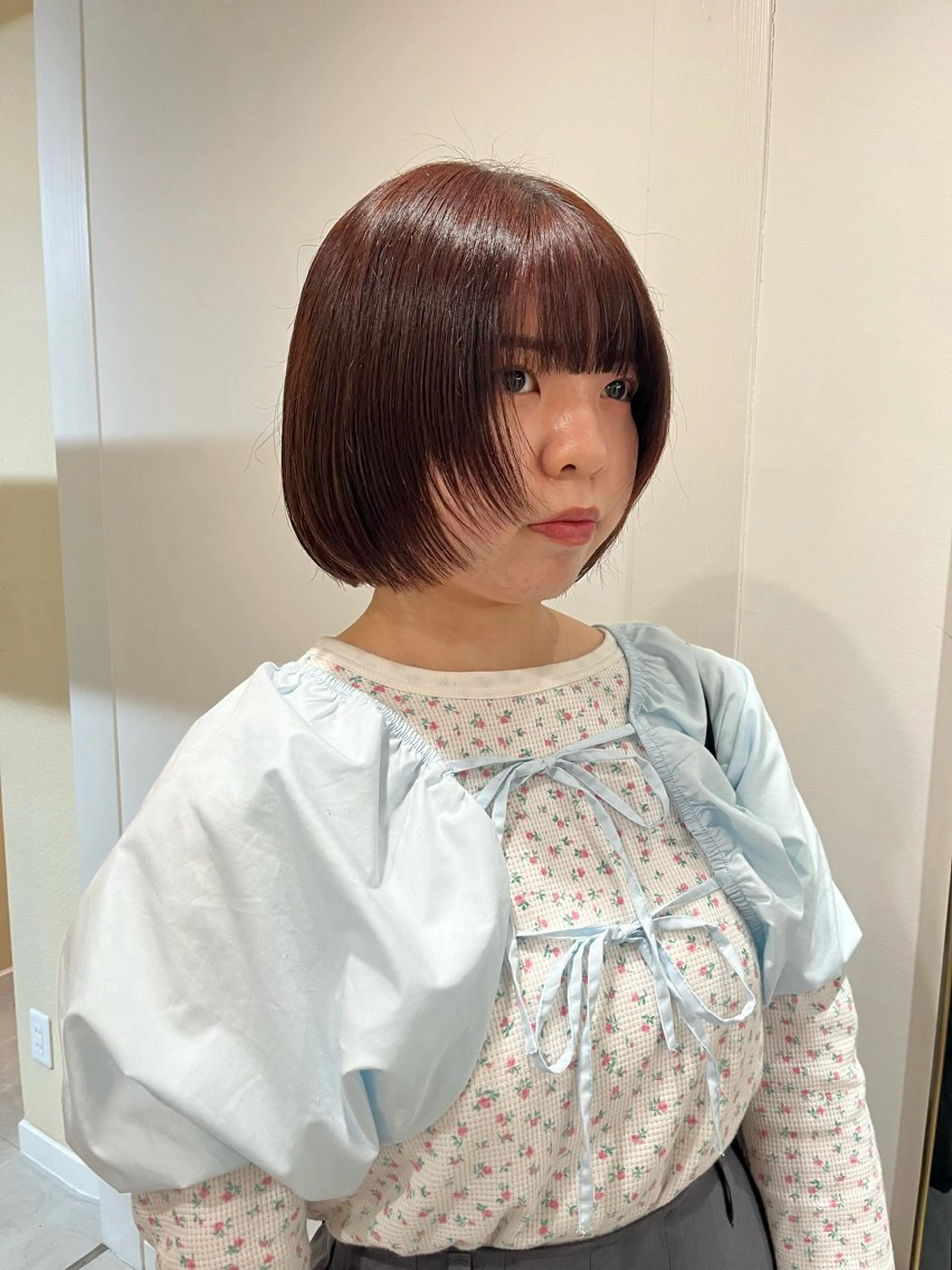 ミディアム ボブ 顔まわりレイヤー 顔周りカット レイヤーカット ユナ🎀レイヤー /韓国/ハイトーンのヘアスタイル