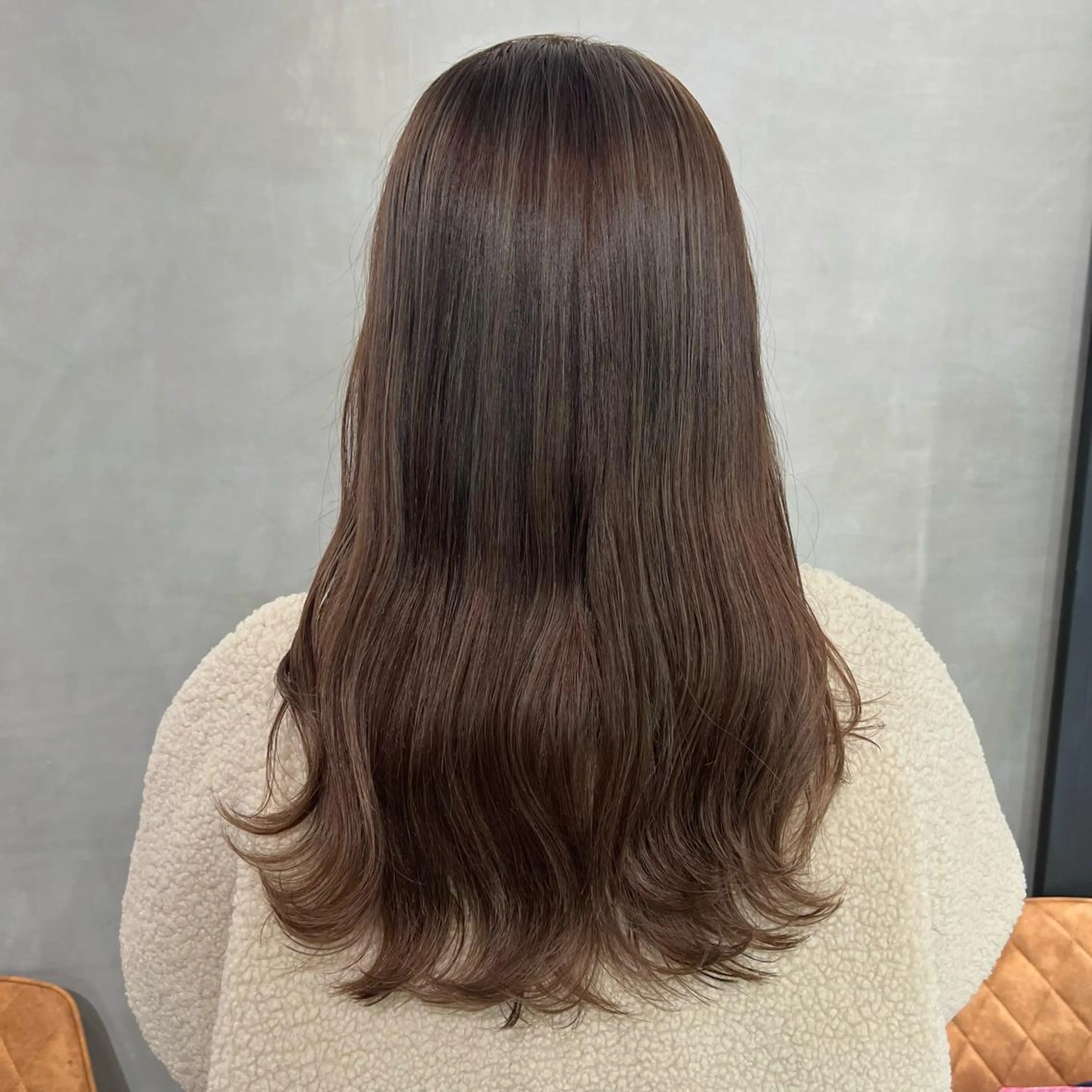 セミロング カラー ブリーチ ハイライトカラー ハイライト 🫧オリーブ/赤み消 し/暗髪🫧野本麗奈のヘアスタイル