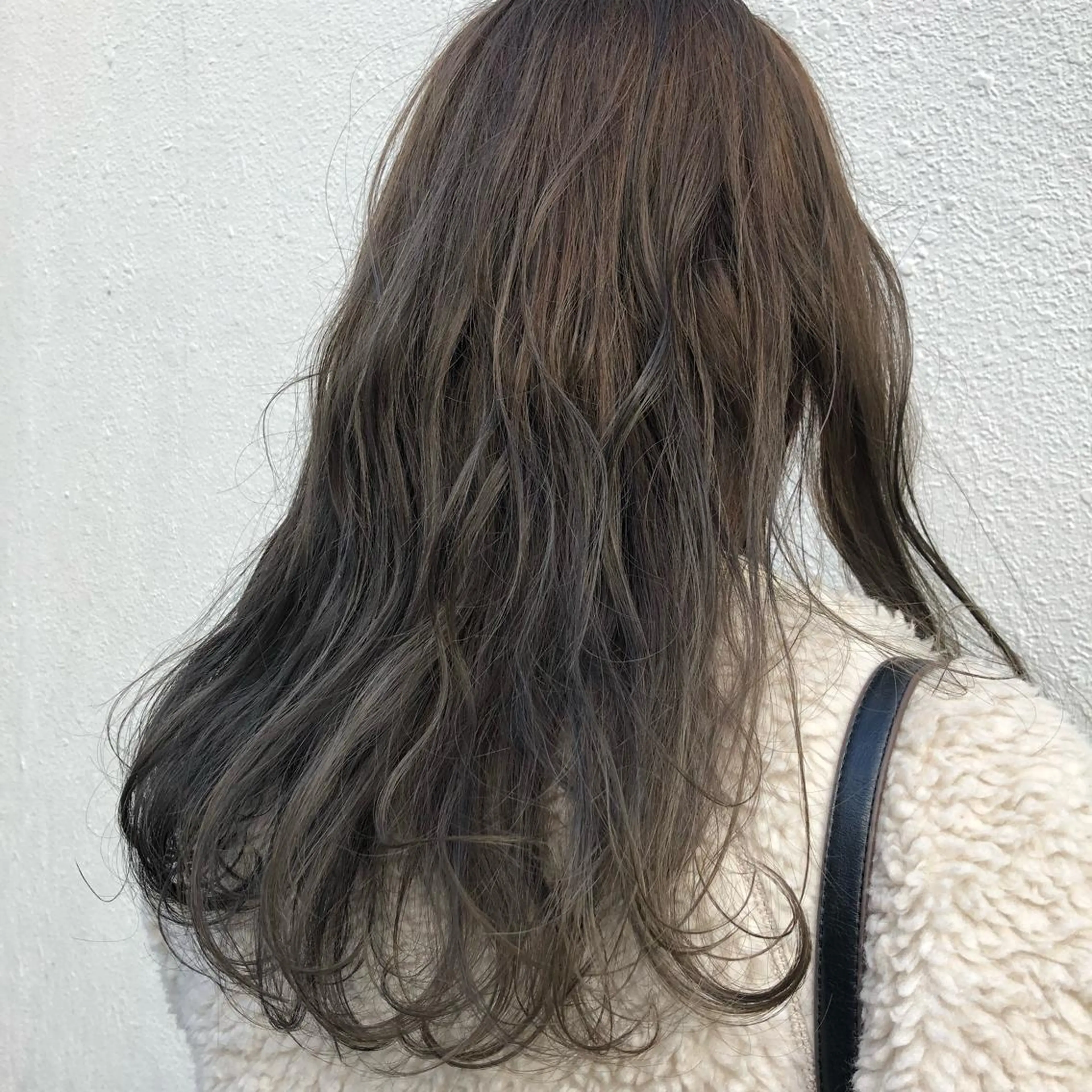 ミディアム カラー パーマ ヘアアレンジ グレージュ 脱白髪染め特化GBG 自由が丘所属・【白髪ぼかし 専門GBG】自由が丘のヘアスタイル