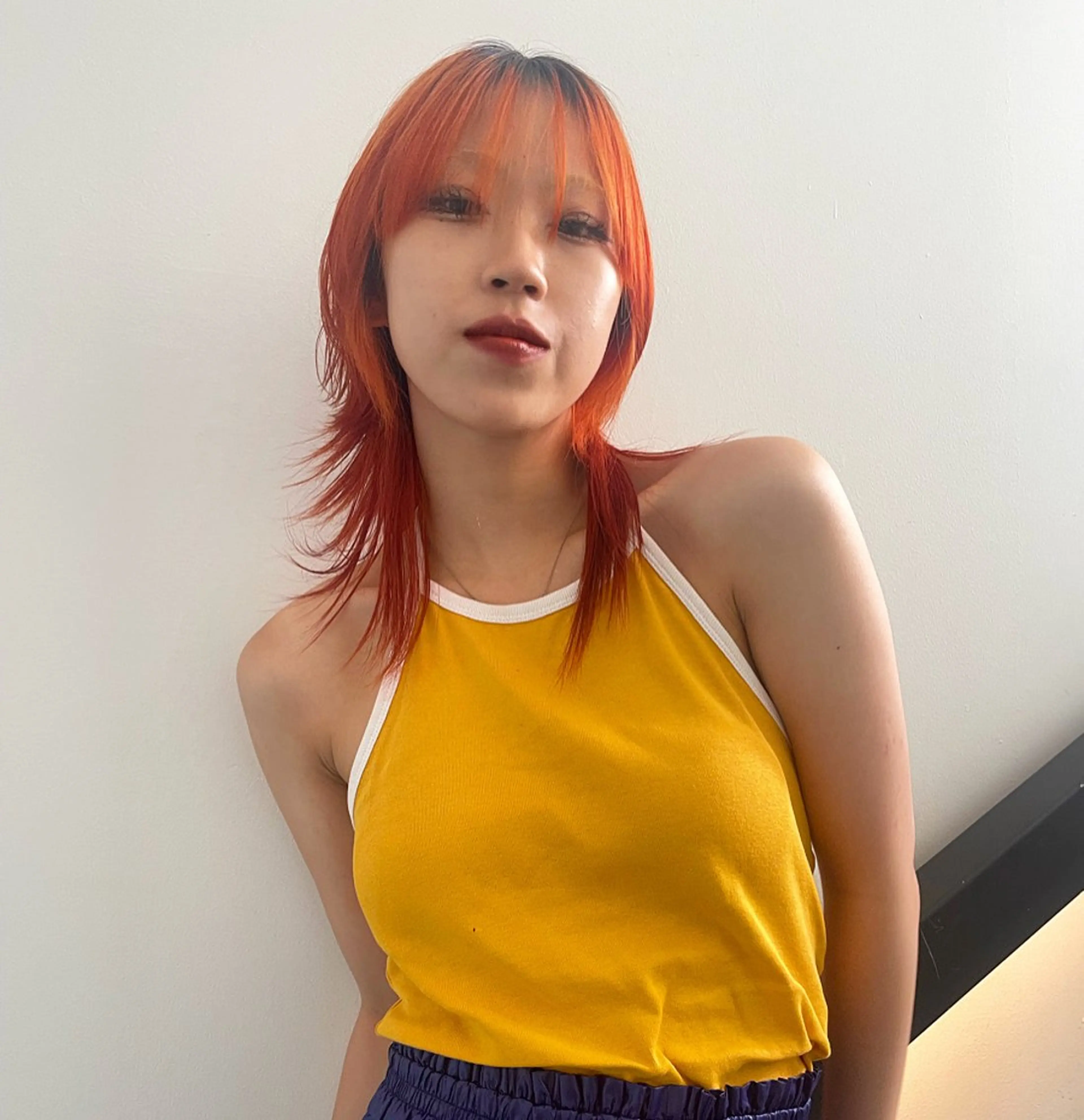 セミロング カラー ヘアカラー 🌟暖色系ハイトーン 🌟AIのヘアスタイル