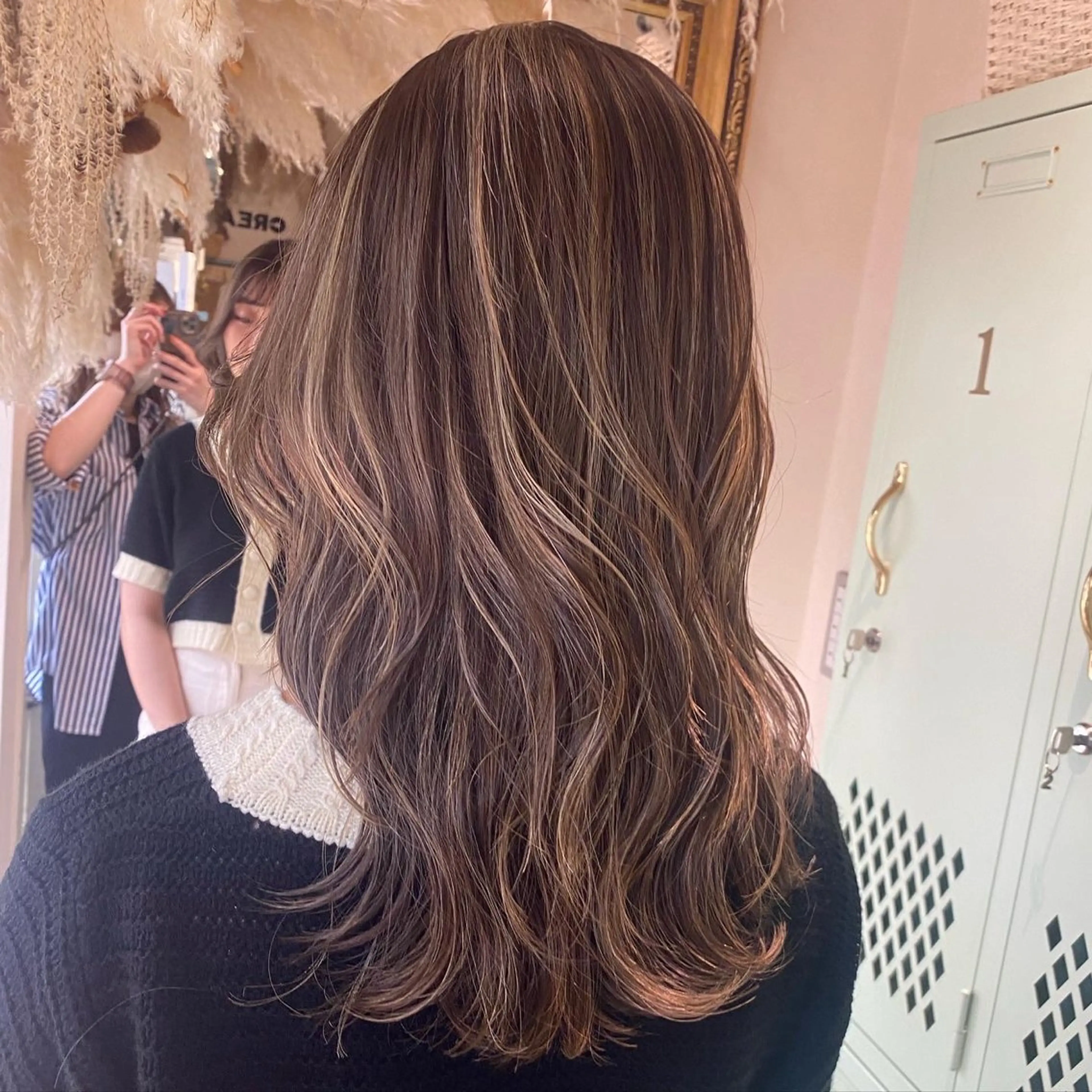セミロング カラー ヘアカラー 透明感カラー/韓国 ヘア🩶yuri🩵のヘアスタイル