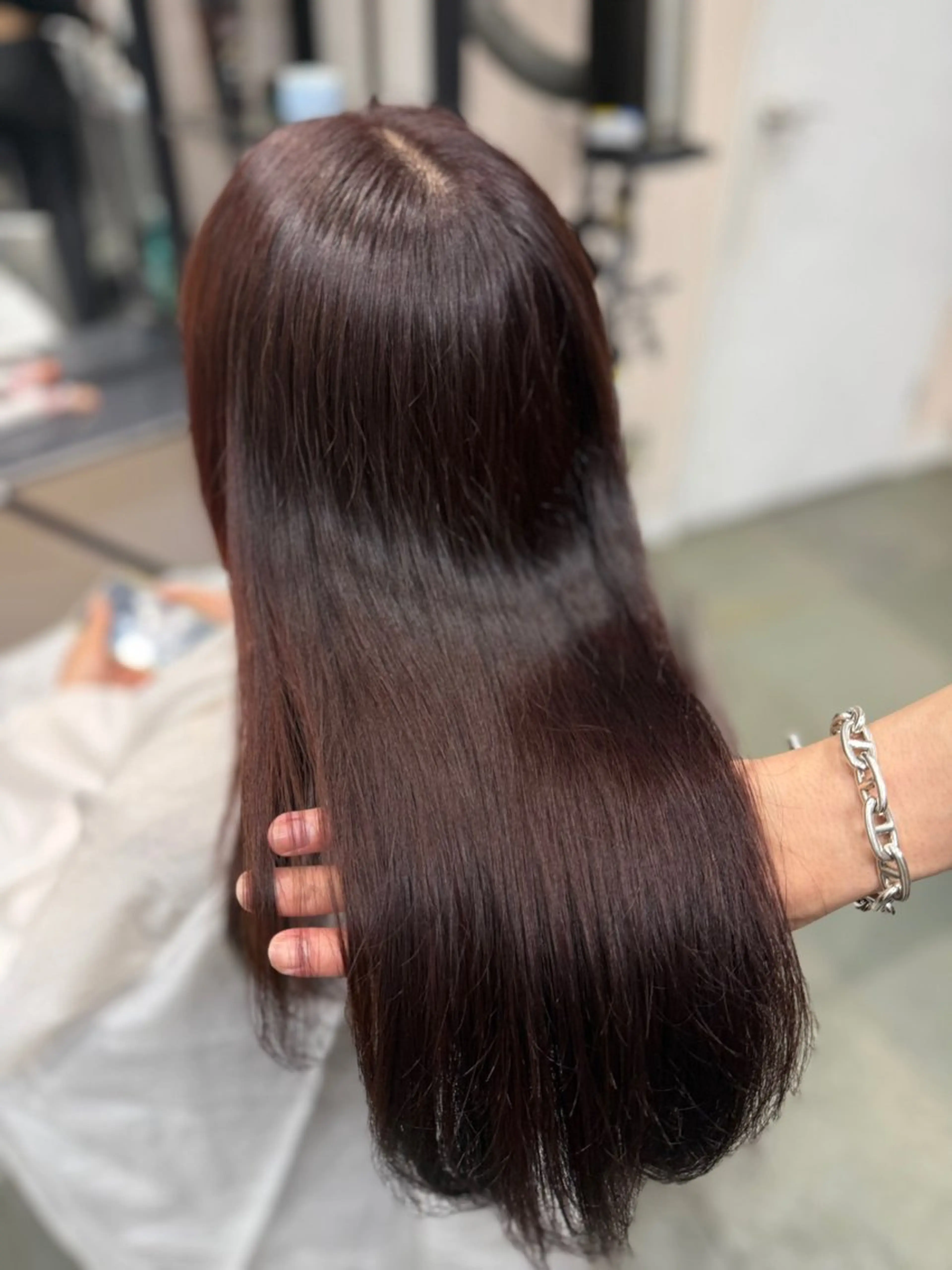 ロング ヘアカラー 渡辺 梨央のヘアスタイル