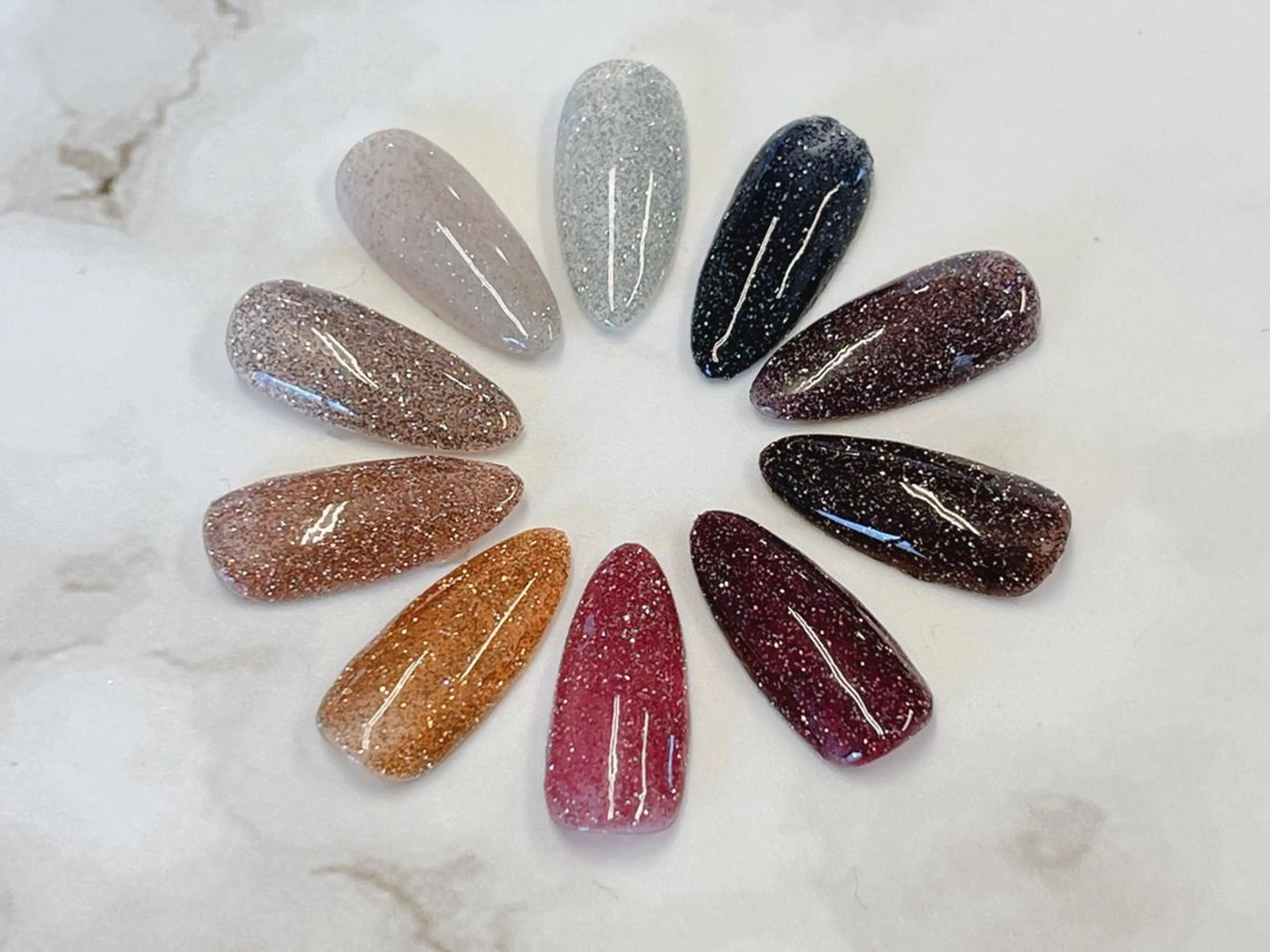 【Jrネイリスト】(オフなし)フラッシュネイル✨映える輝き✨自爪を削らないノンサンディングベース使用の写真