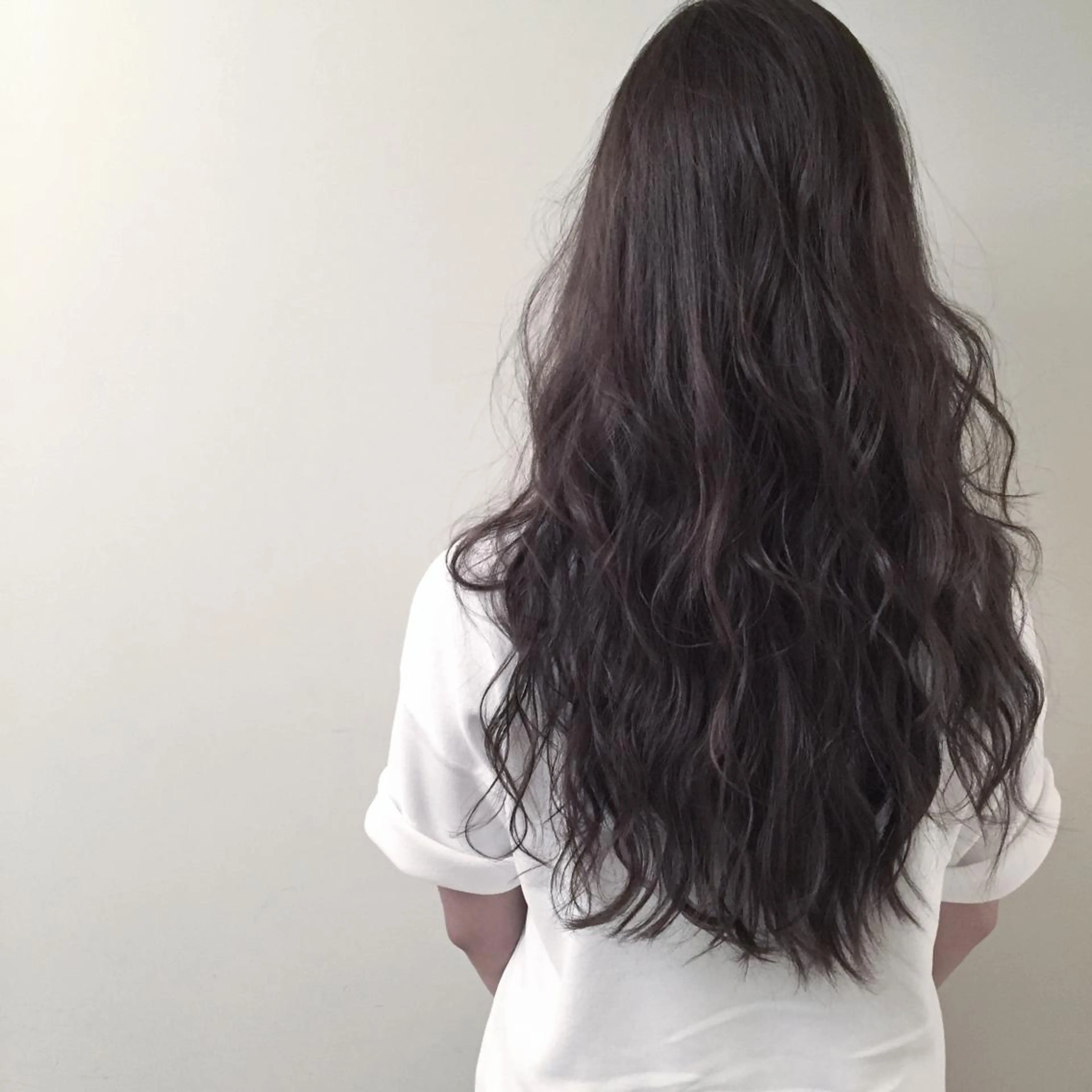 ロング 加藤 利基のヘアスタイル