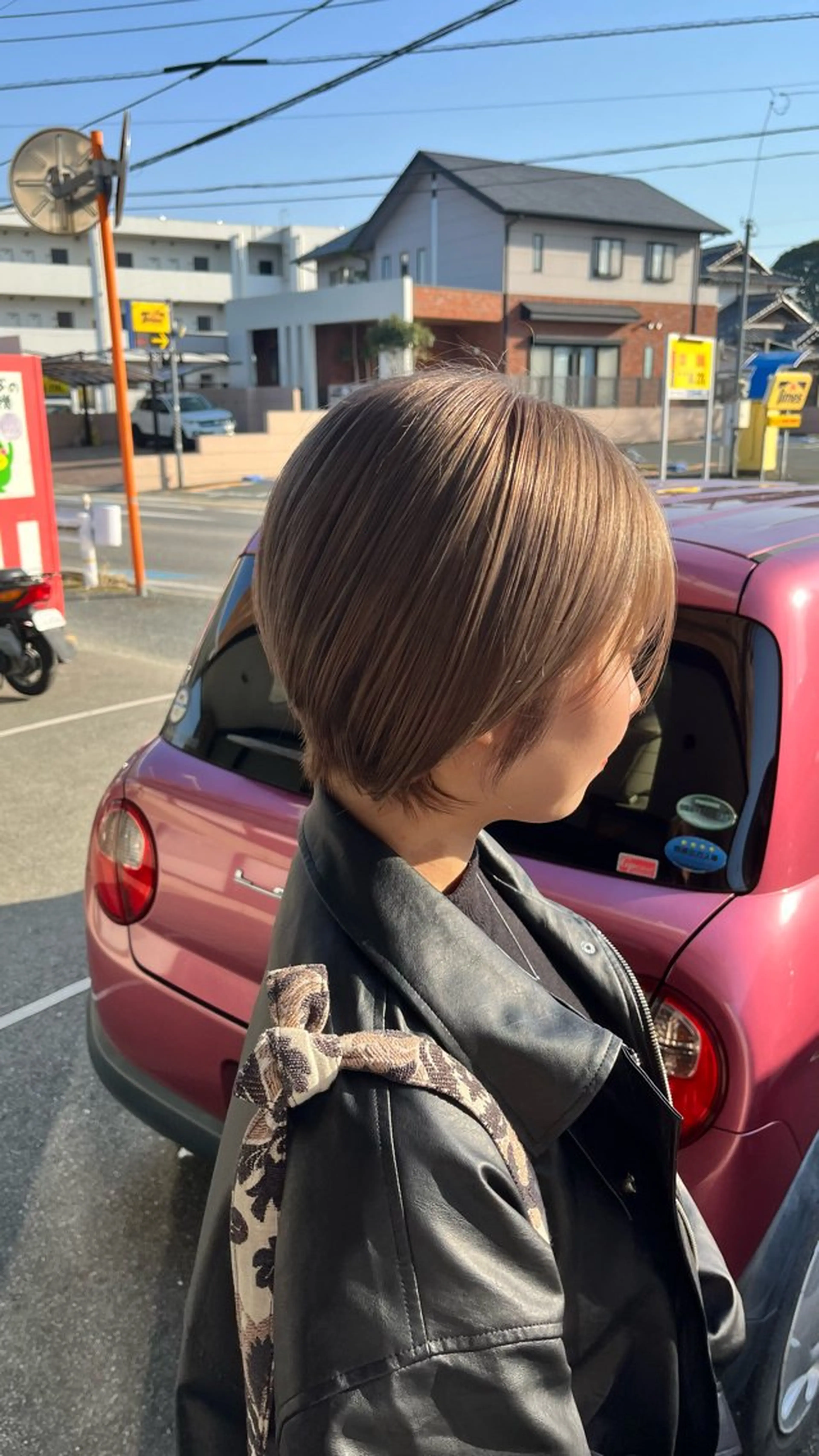 ショート カラー ブリーチ グレージュ ショートヘア 小顔カット ヘアカラー トリートメント 安藤 誠斗のヘアスタイル