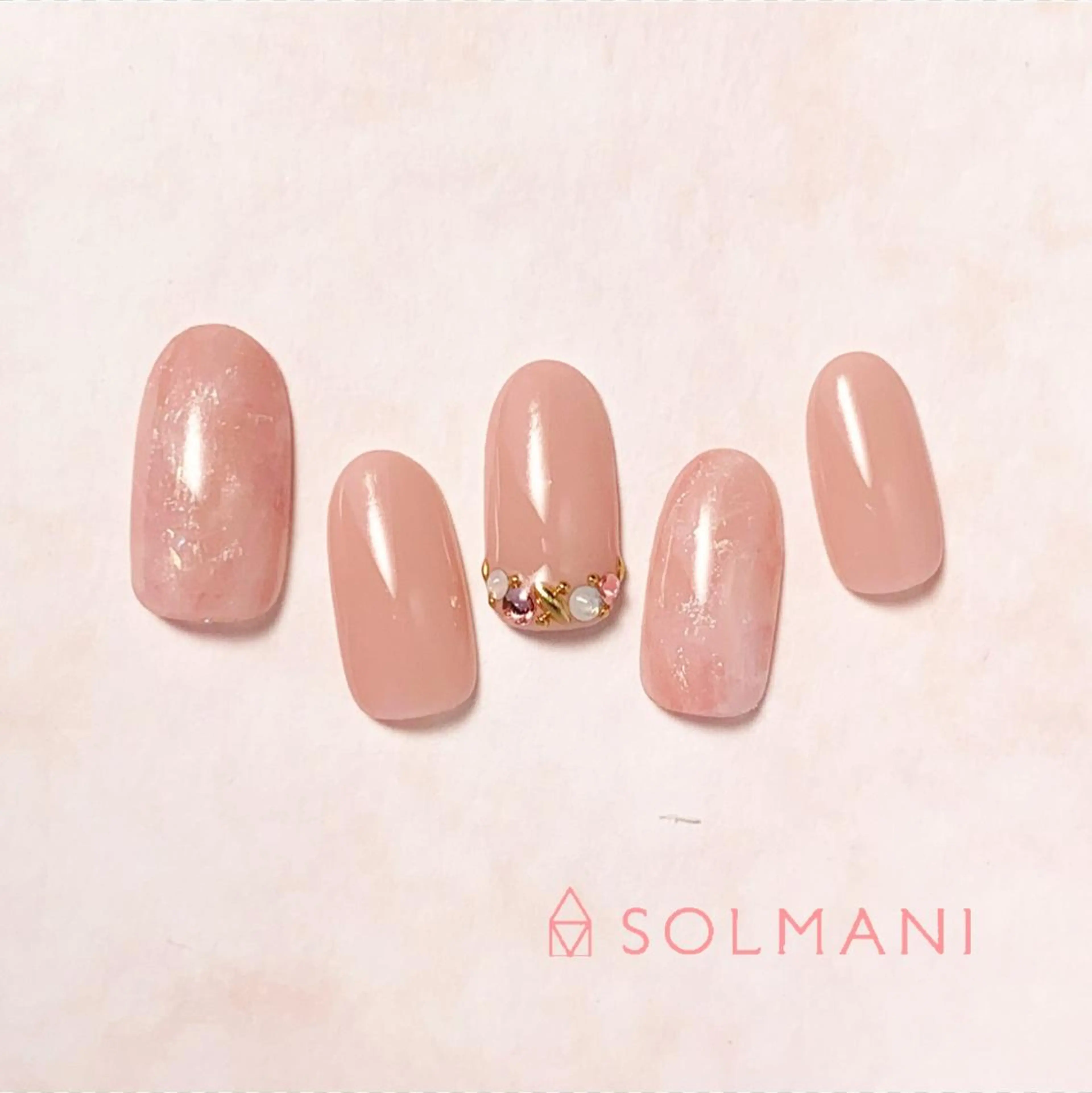 ネイル ニュアンスネイル SOLMANI 予約担当のネイルデザイン