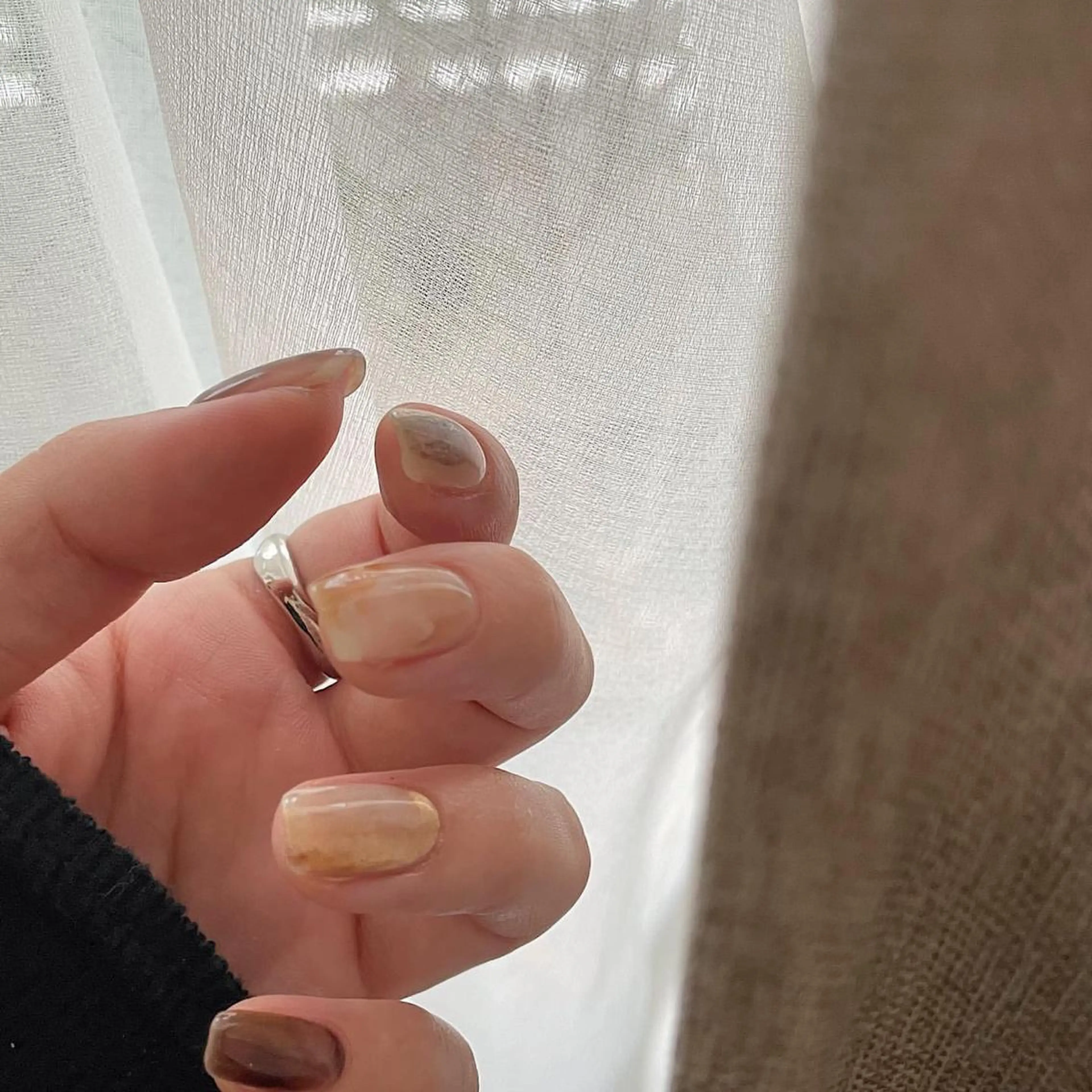 ロング カラー パーマ ヘアアレンジ メンズ キッズ ネイル マツエク・マツパ アイブロウ ベージュカラー ブラウンカラー シルバー 眉カラー カラーマツエク 🍃伏見 / soL nail / aiのネイルデザイン