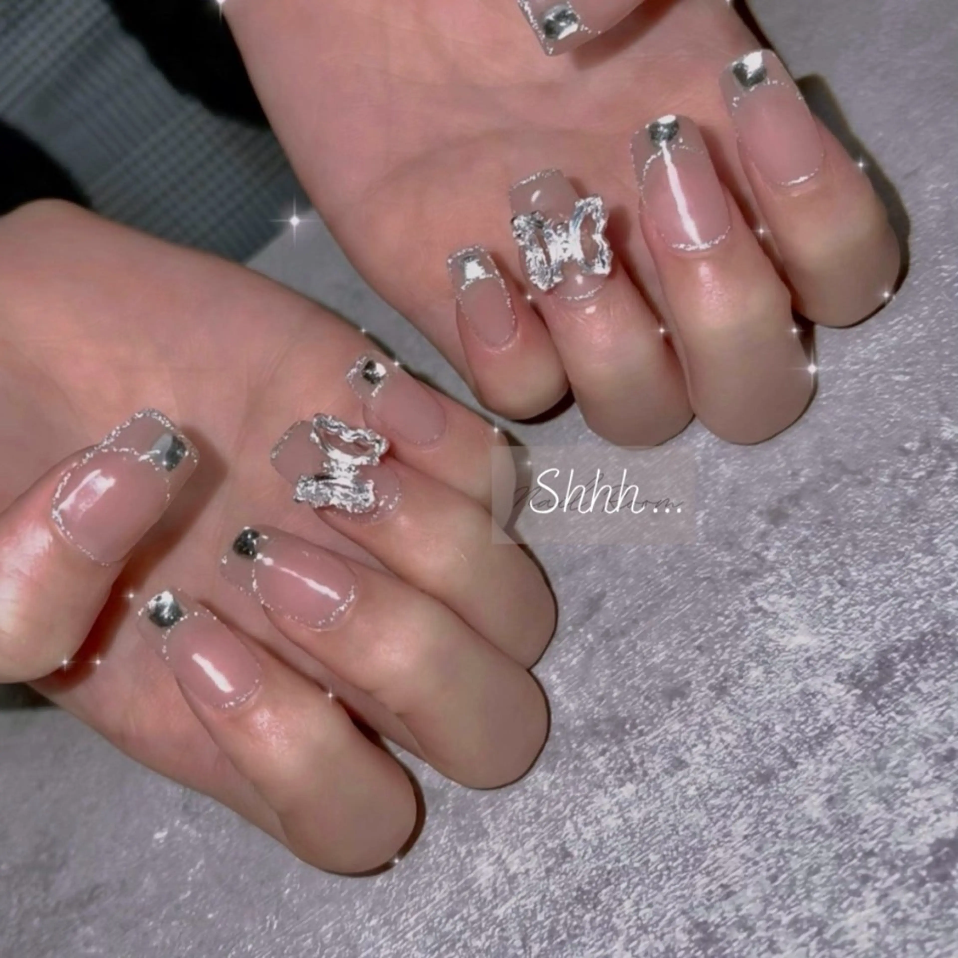 ネイル Shhh ...のネイルデザイン