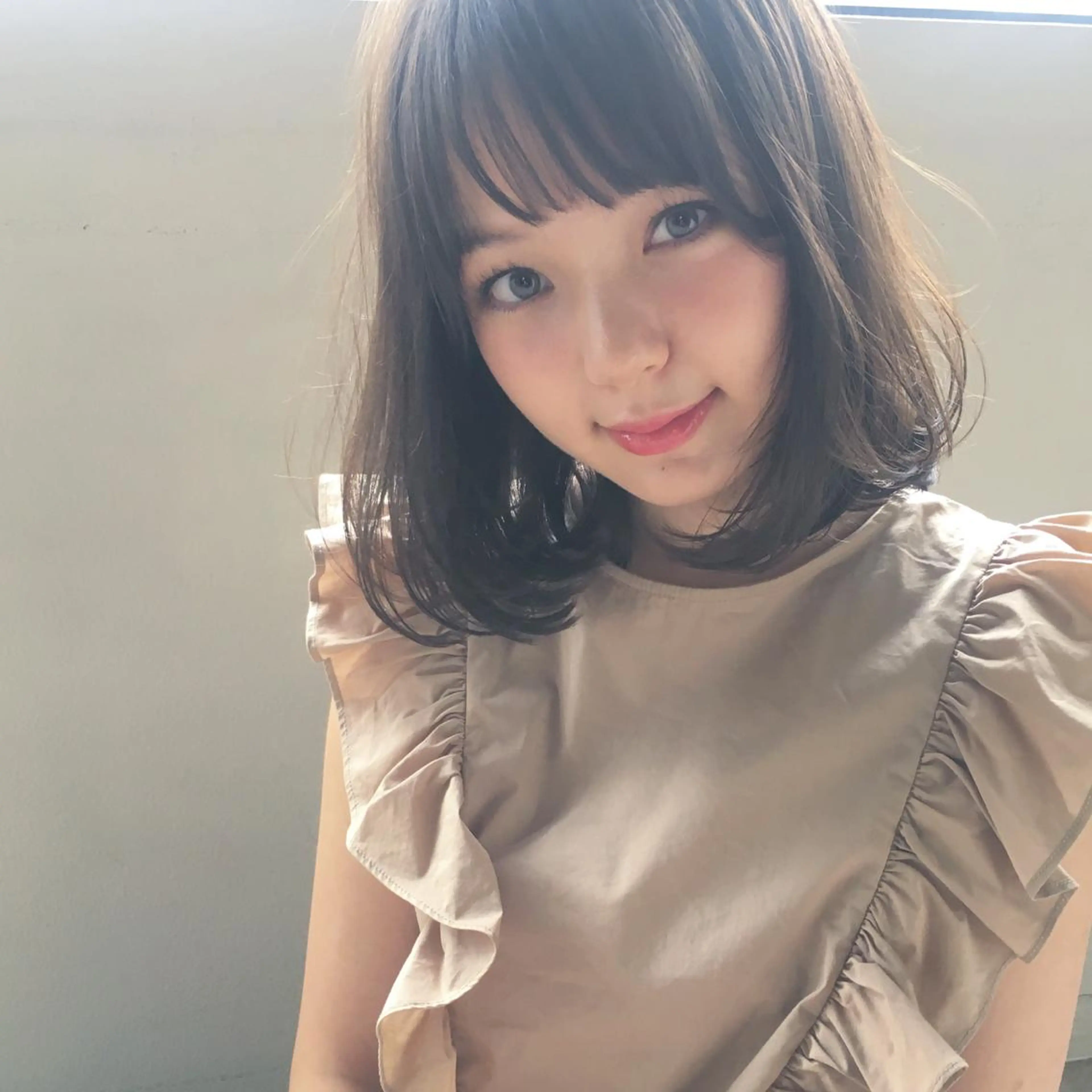 ミディアム カラー 鎌倉 彩のヘアスタイル