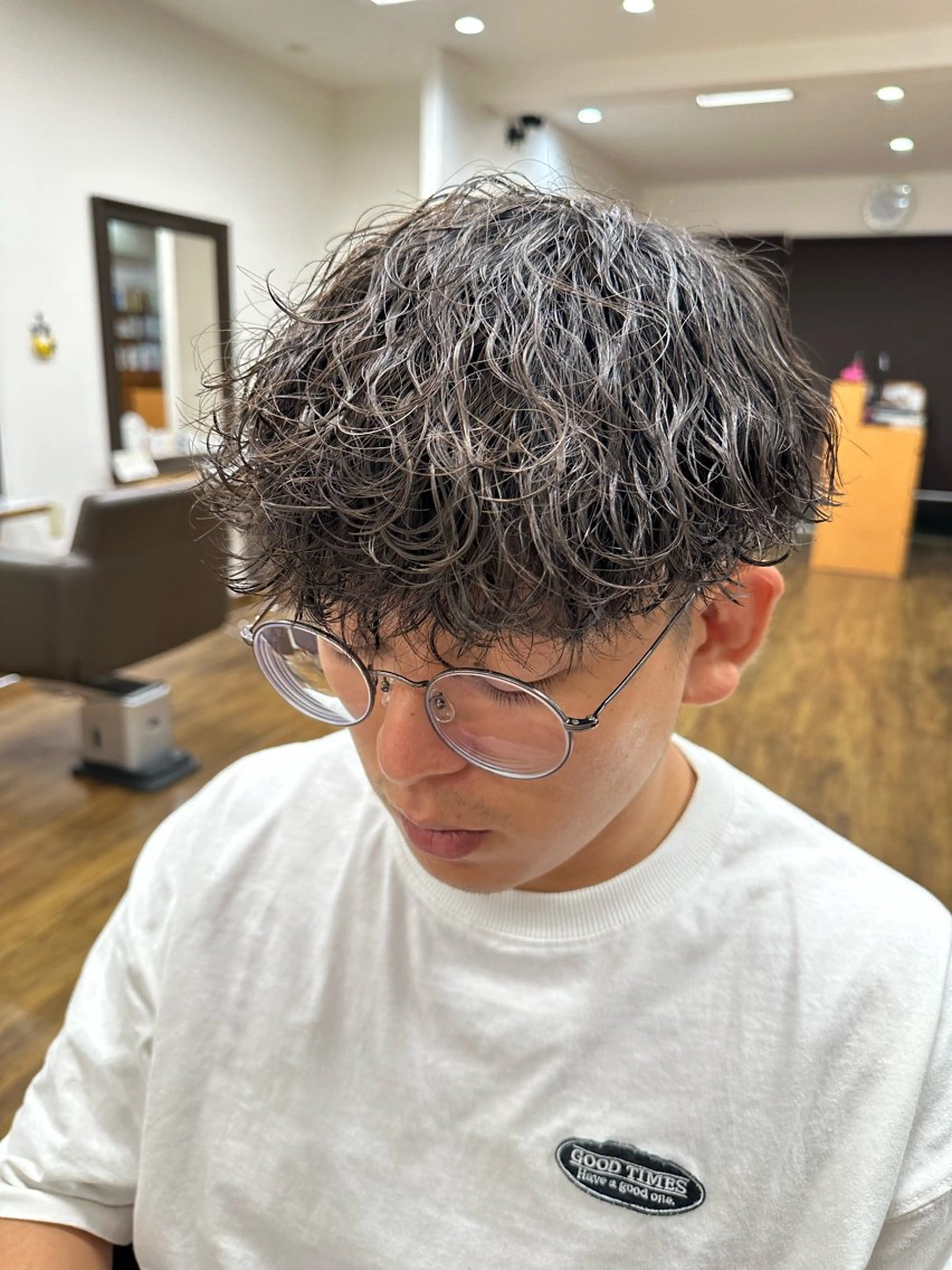 メンズ メンズパーマ 波巻きパーマ UPSIA所属・身吉 郁哉のヘアスタイル