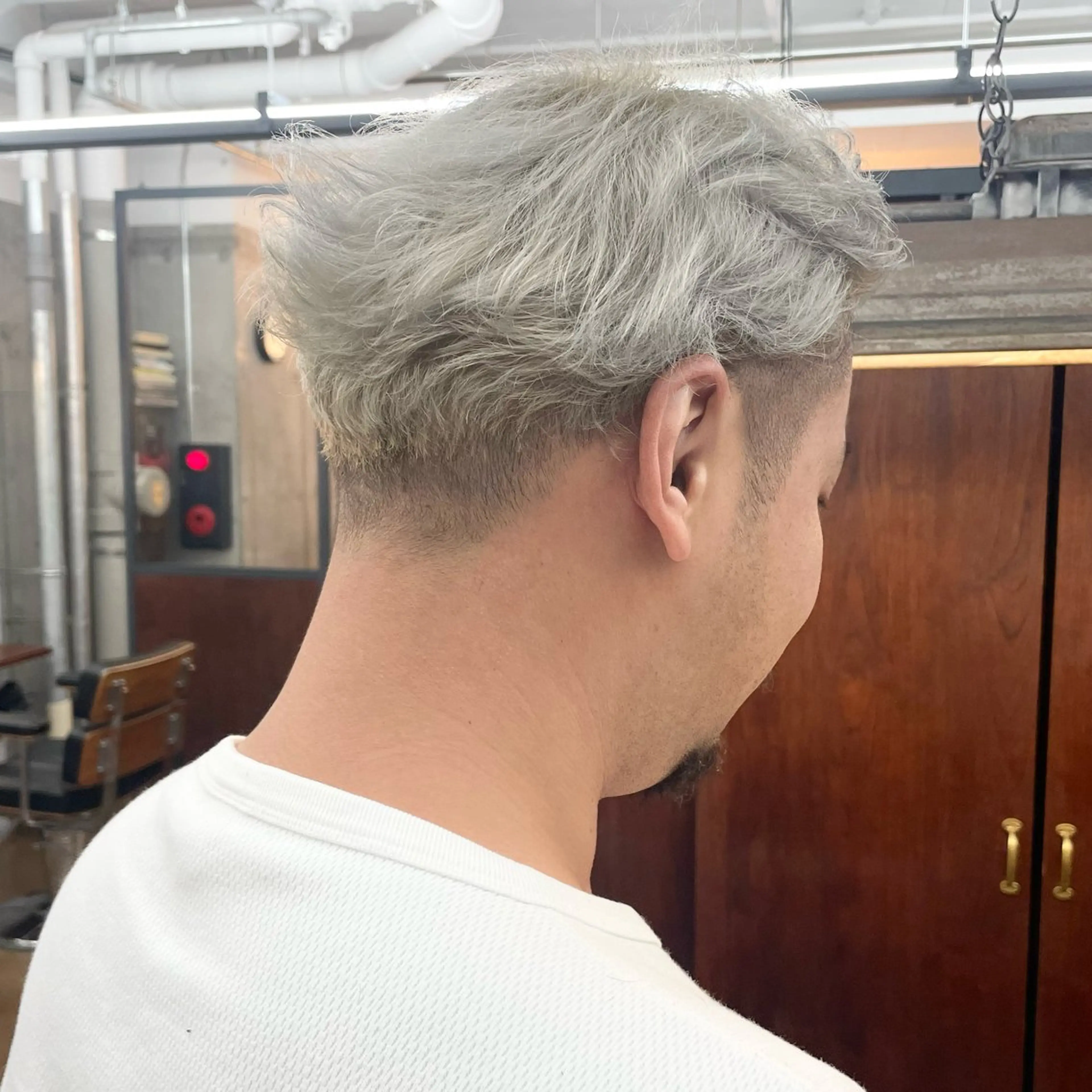 ショート カラー メンズ メンズブリーチ メンズショート ブリーチ ケアブリーチ シルバー カット ヘアカラー トリートメント ヘアセット ✂︎ウルフ・ショート ✂︎MIKUNIのヘアスタイル