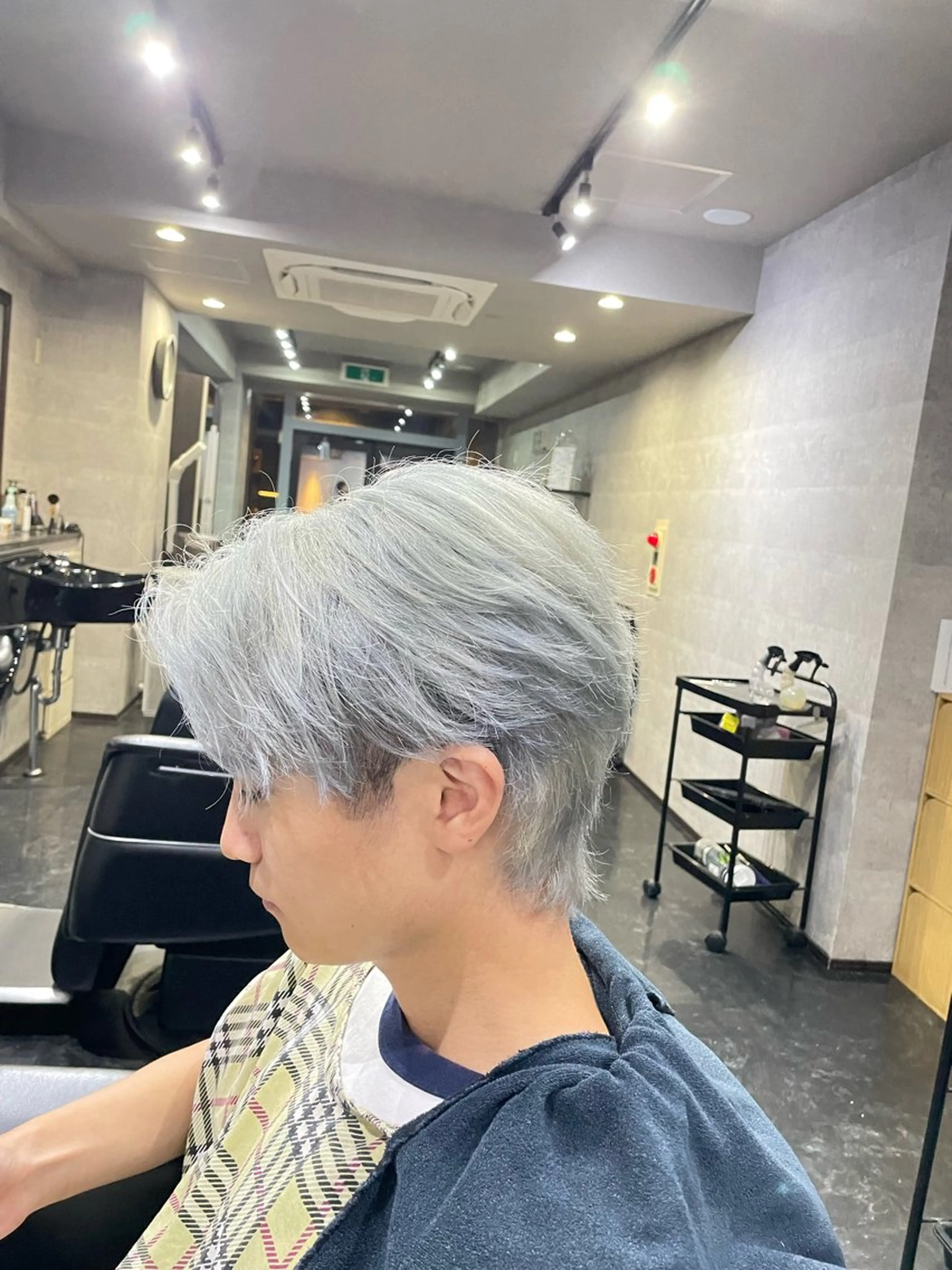 ミディアム メンズ メンズブリーチ Barber House Lavie所属・綿貫 峻也のヘアスタイル